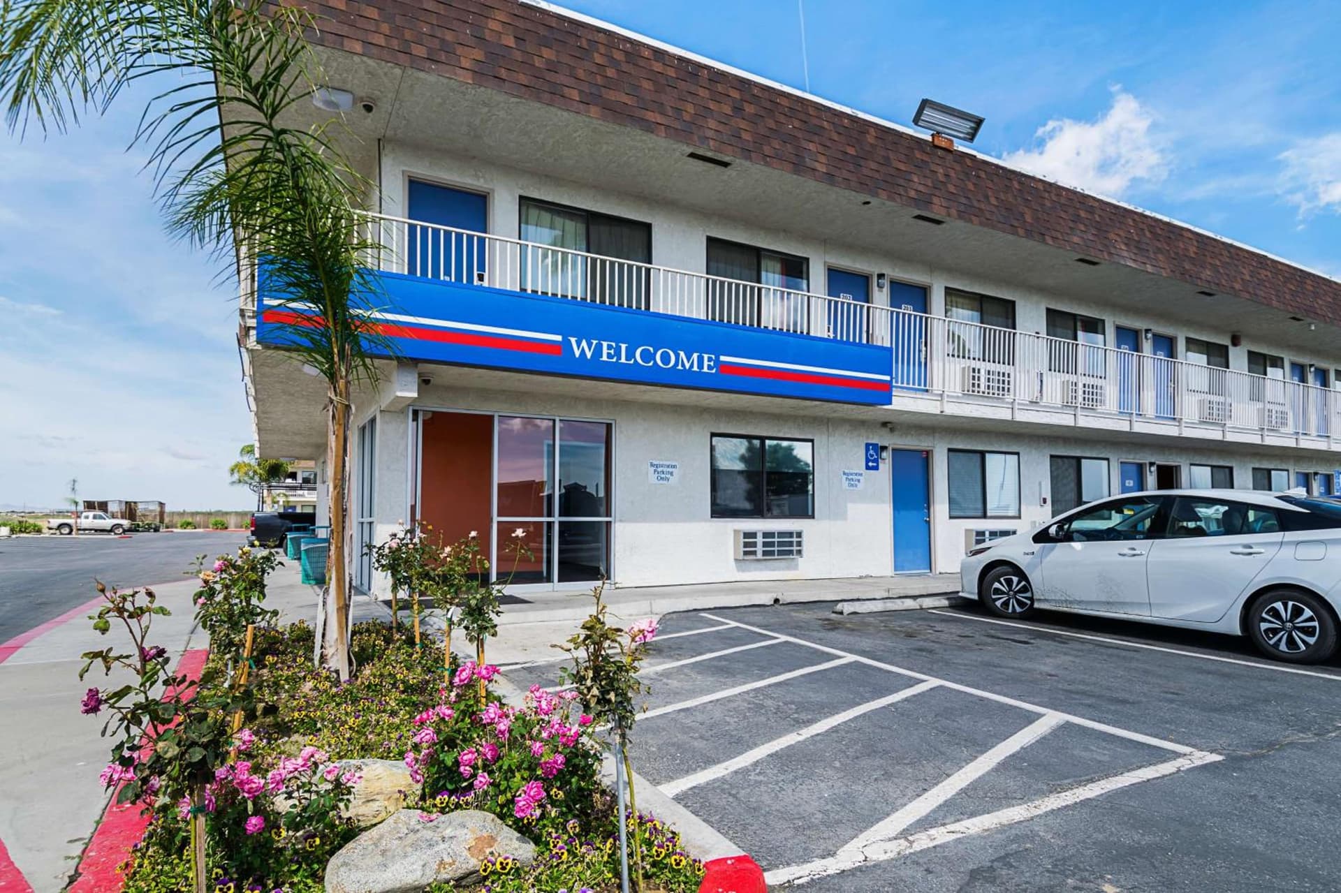 Motel 6 Lost Hills CA interior in Lost Hills, CA — gallery photo 2
