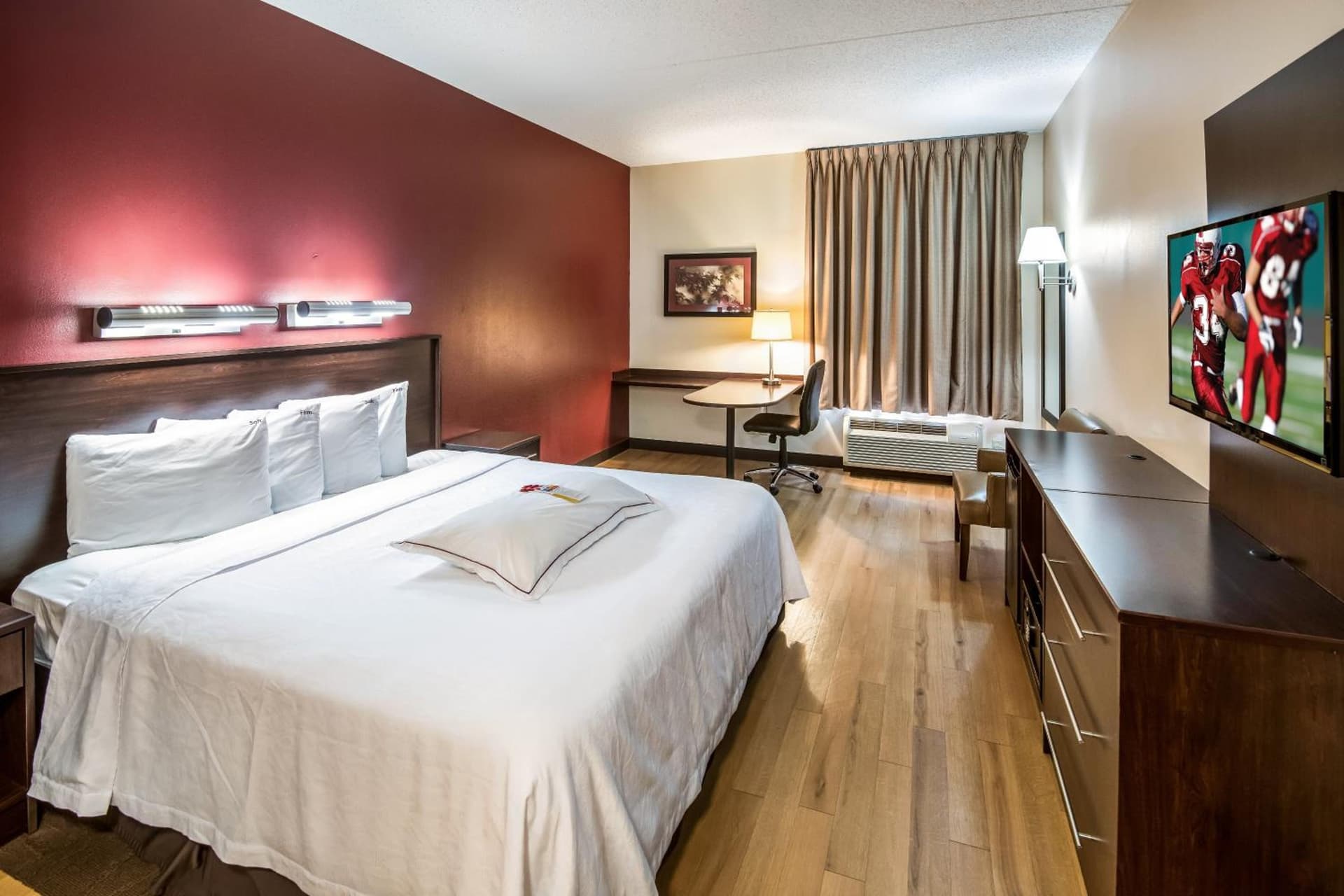 Red Roof Inn PLUS+ South Deerfield - Amherst gallery photo in South Deerfield, MA — image 19