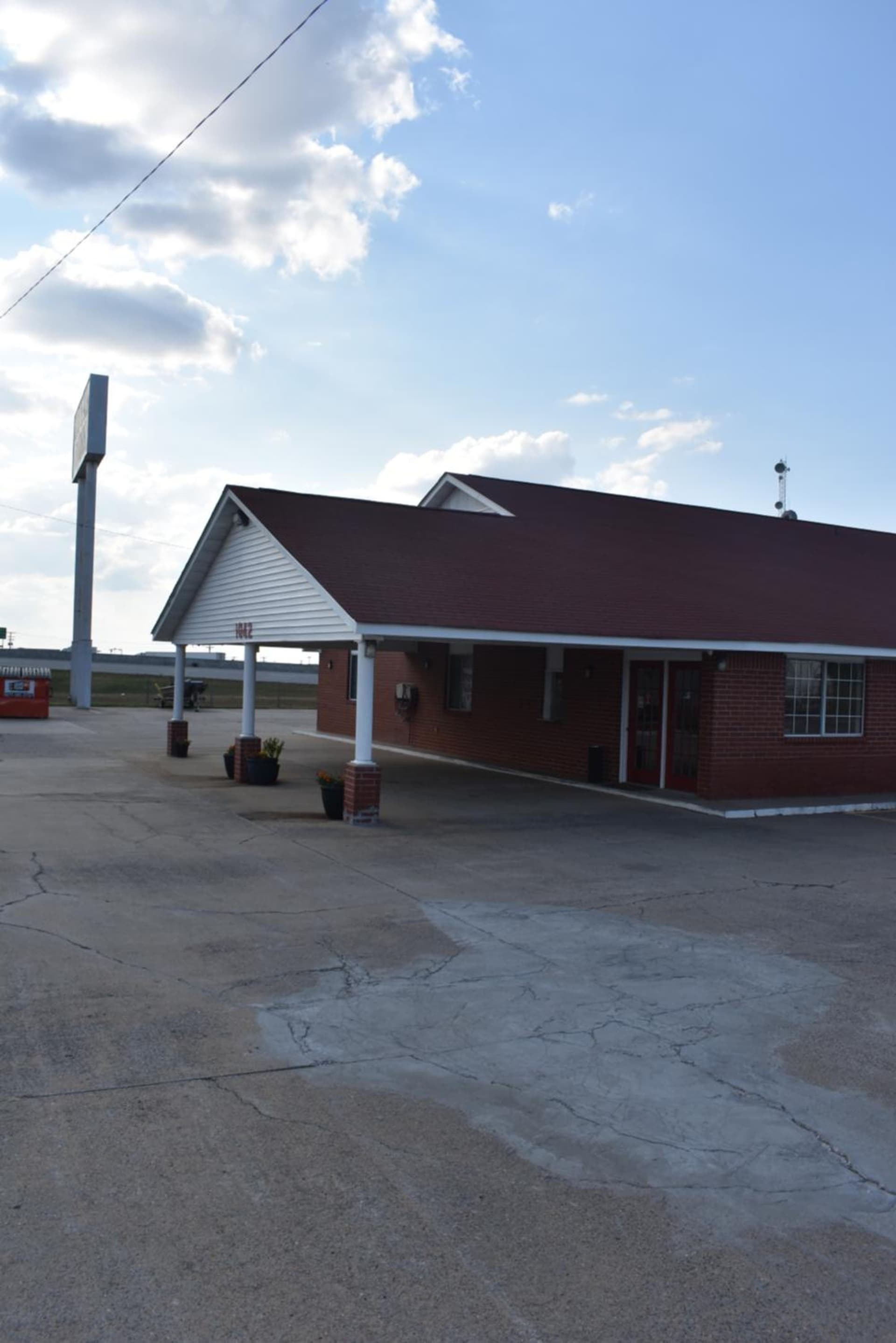Royal Inn — hotel in Springdale, Arkansas