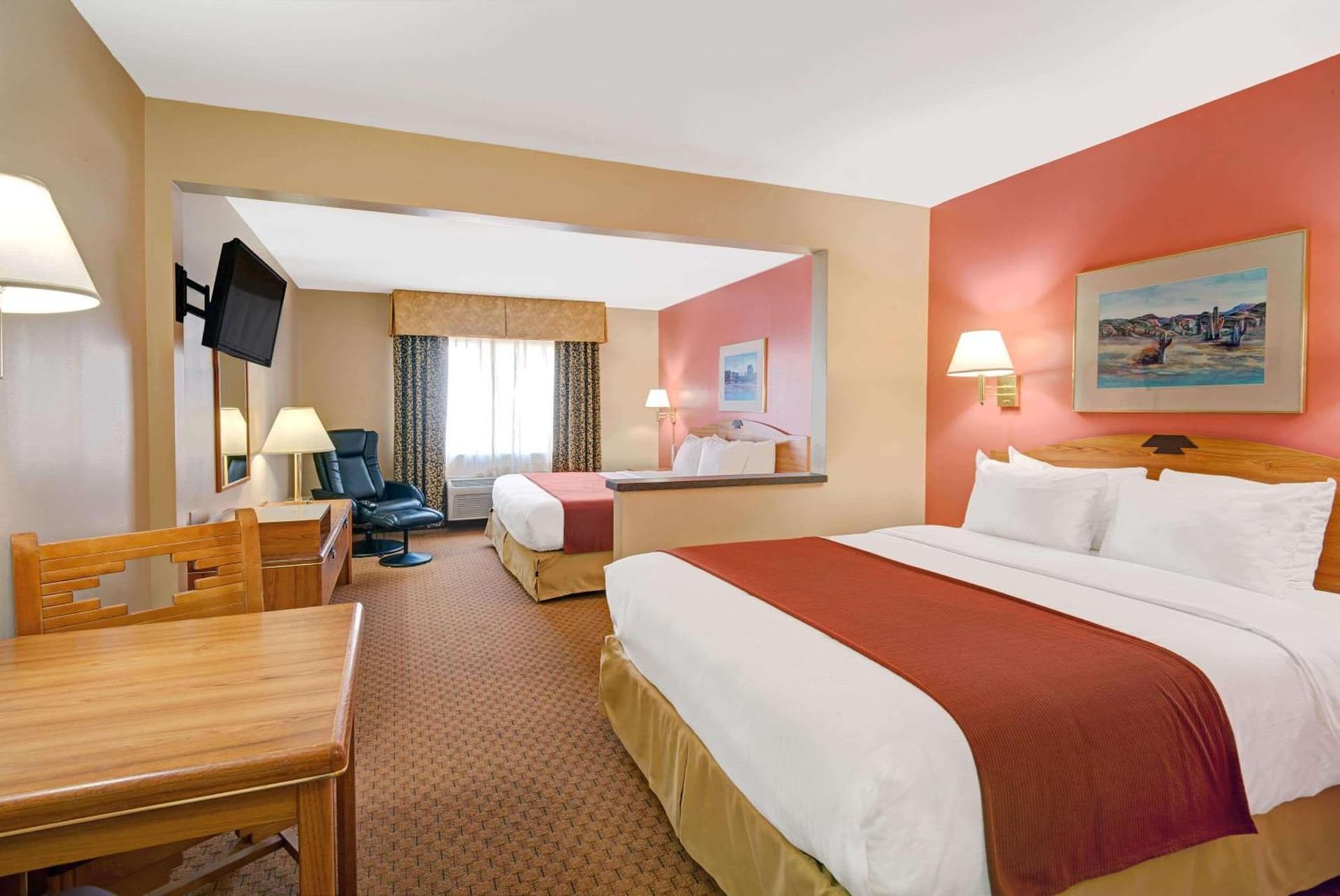 Days Inn & Suites by Wyndham Airport Albuquerque property views in Albuquerque, NM — gallery photo 3