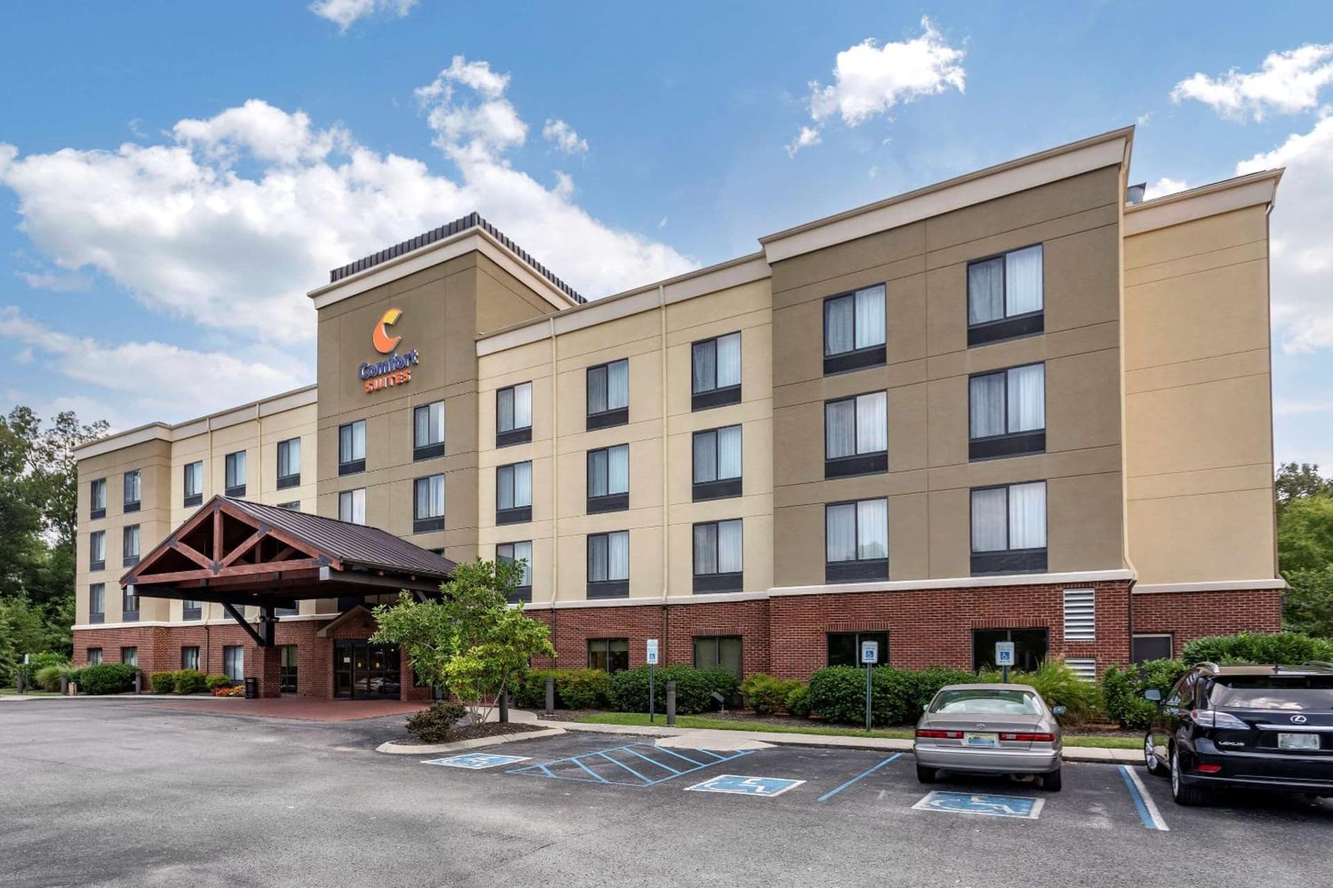 Comfort Suites Manchester near Arnold AFB property views in Manchester, TN — gallery photo 3