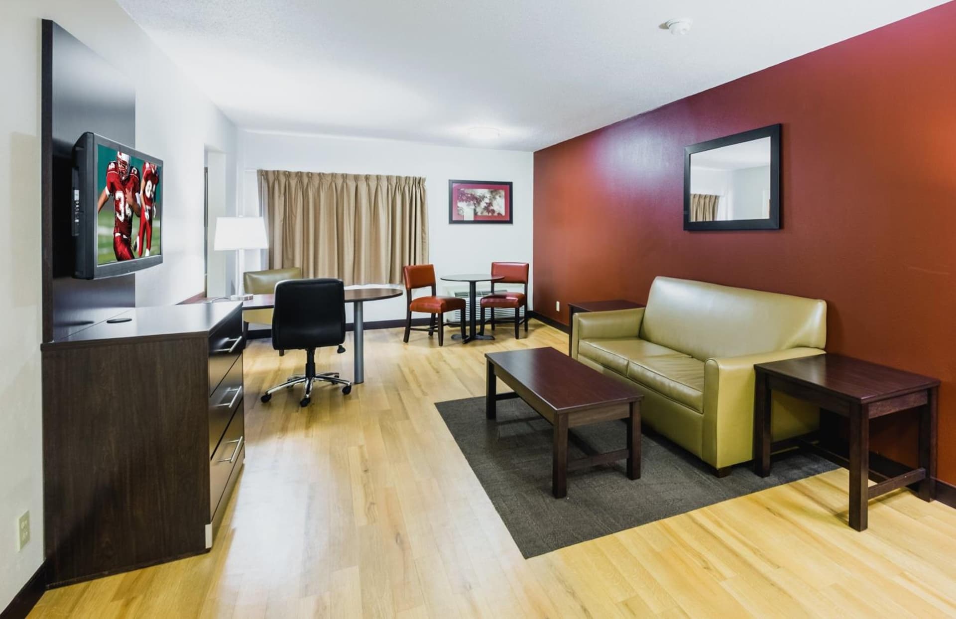 Red Roof Inn PLUS+ South Deerfield - Amherst gallery photo in South Deerfield, MA — image 18