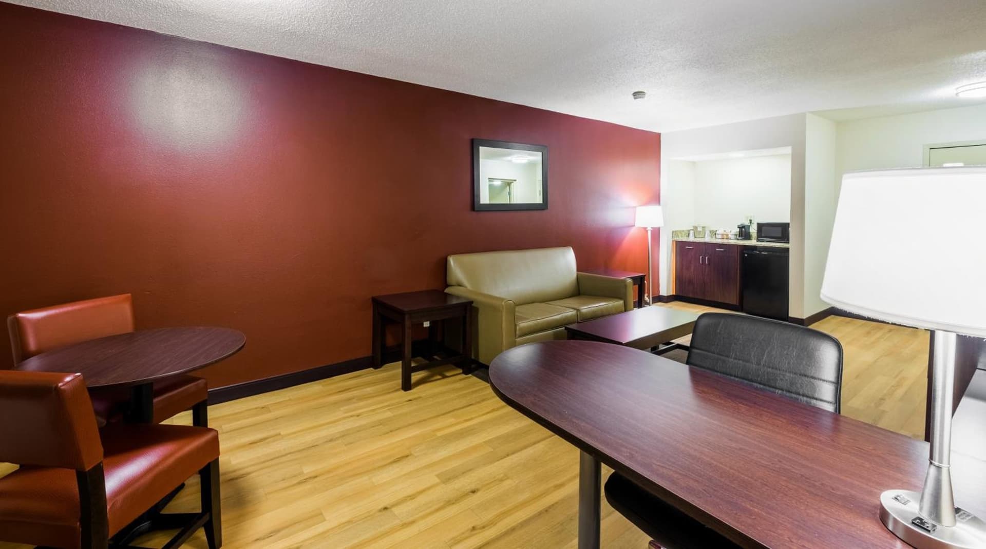 Red Roof Inn PLUS+ South Deerfield - Amherst gallery photo in South Deerfield, MA — image 12
