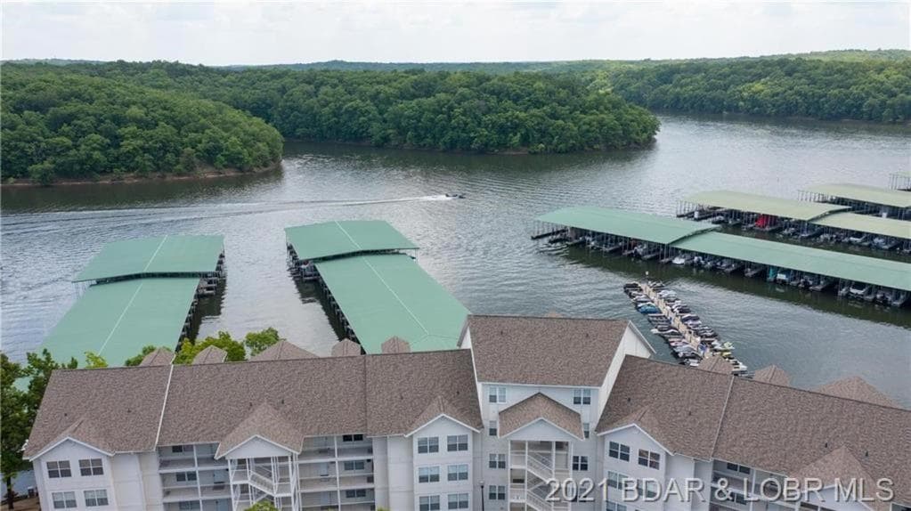 Family Fun Lakefront Condo at Parkview Bay — hotel in Osage Beach, Missouri