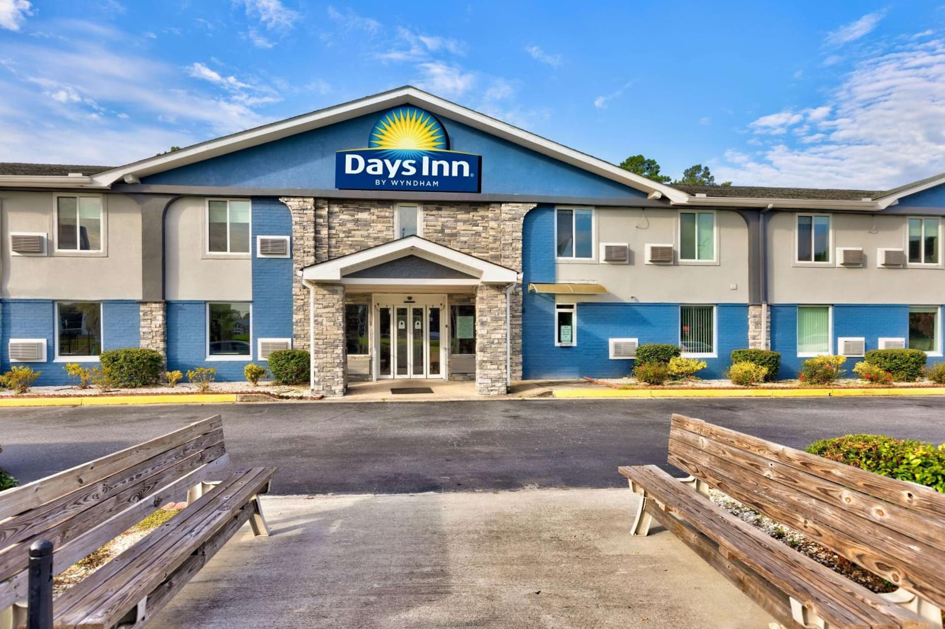 Days Inn by Wyndham Savannah Gateway I-95 exterior or lobby in Savannah, GA — main listing photo