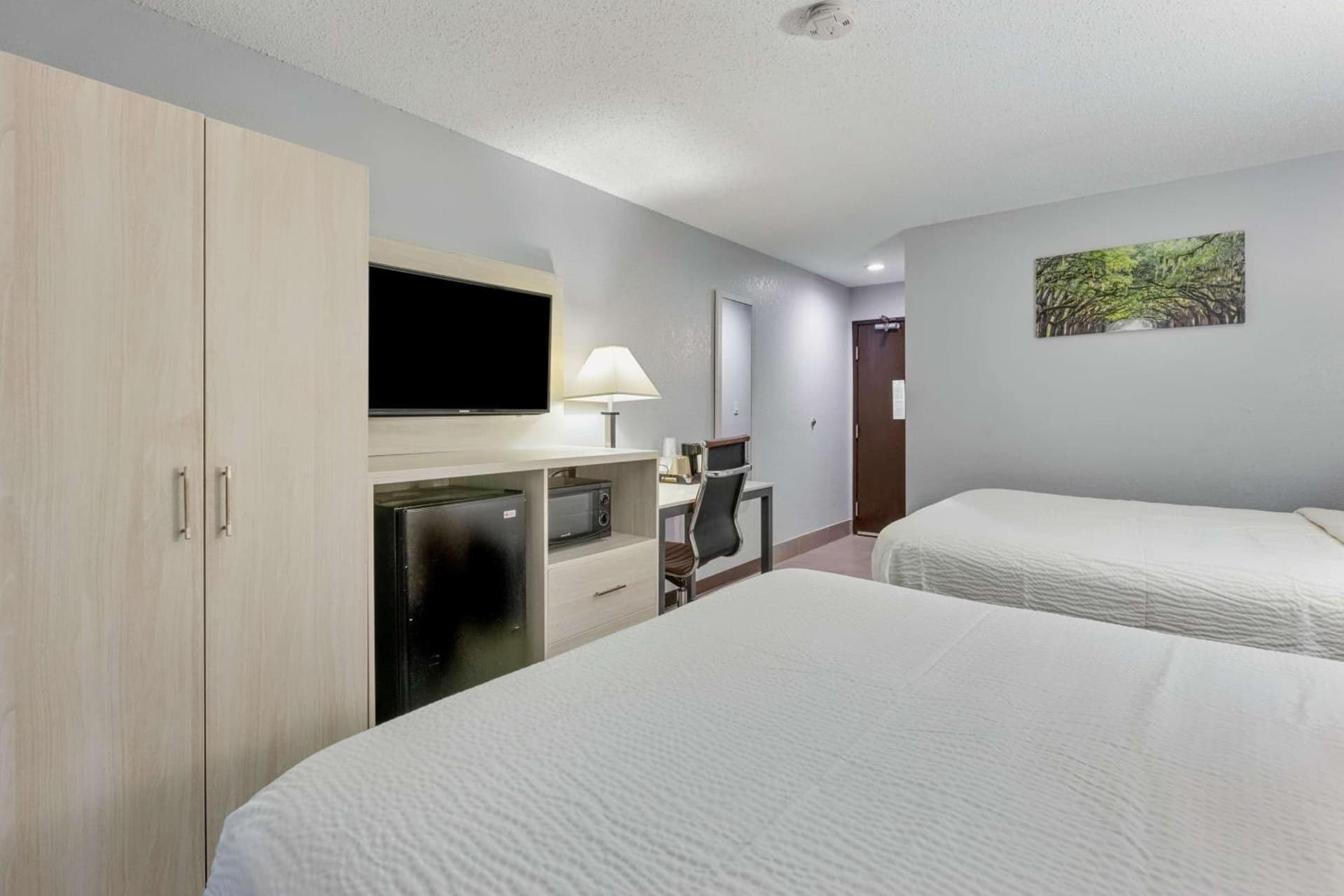 Days Inn by Wyndham Savannah Gateway I-95 gallery photo in Savannah, GA — image 10