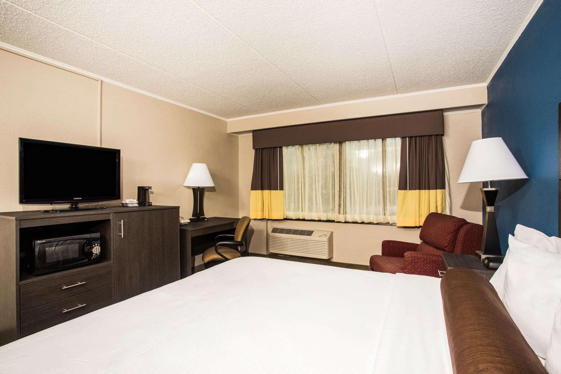 Baymont by Wyndham Appleton gallery photo in Appleton, WI — image 4