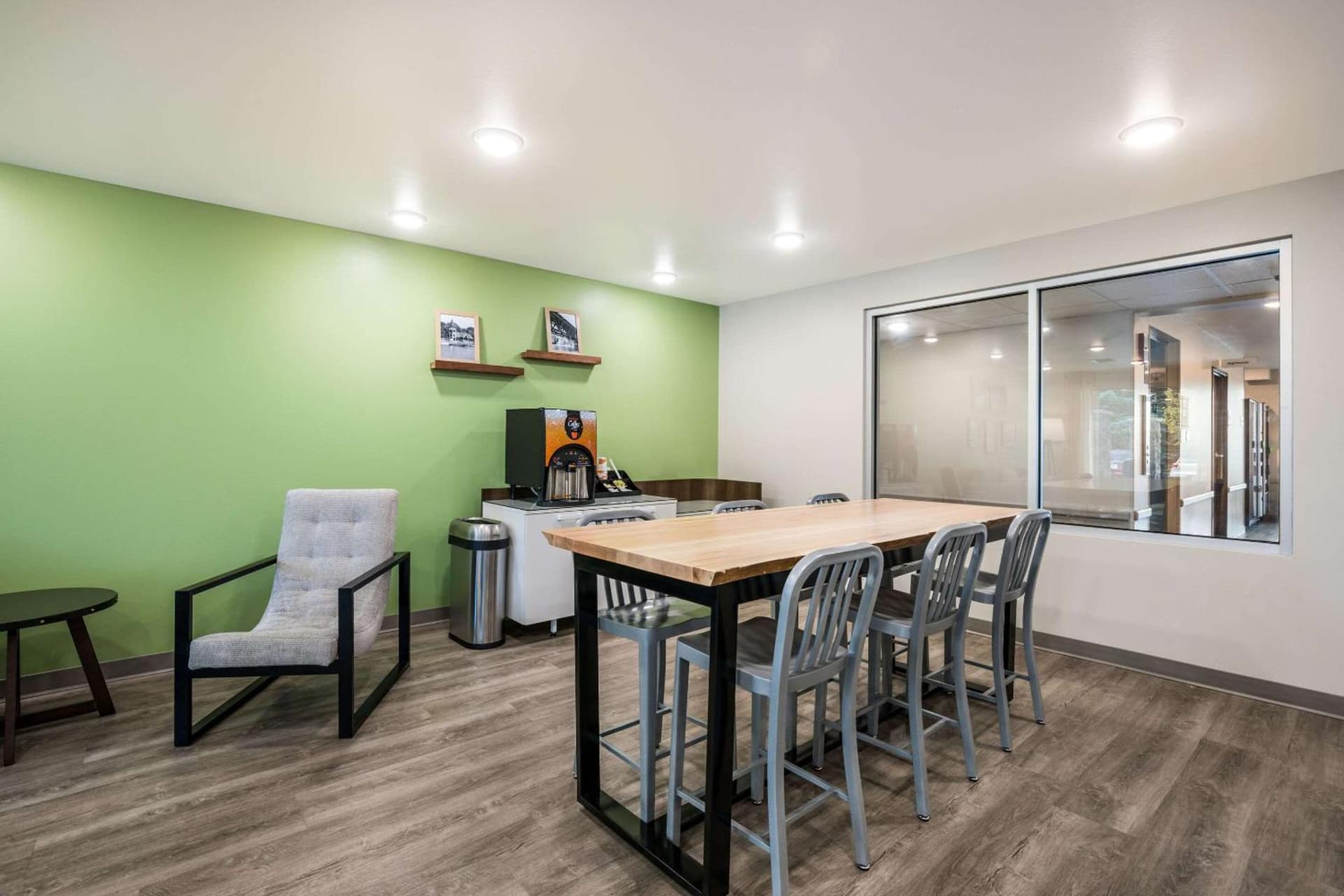 WoodSpring Suites Elgin - Chicago gallery photo in Elgin, IL — image 4