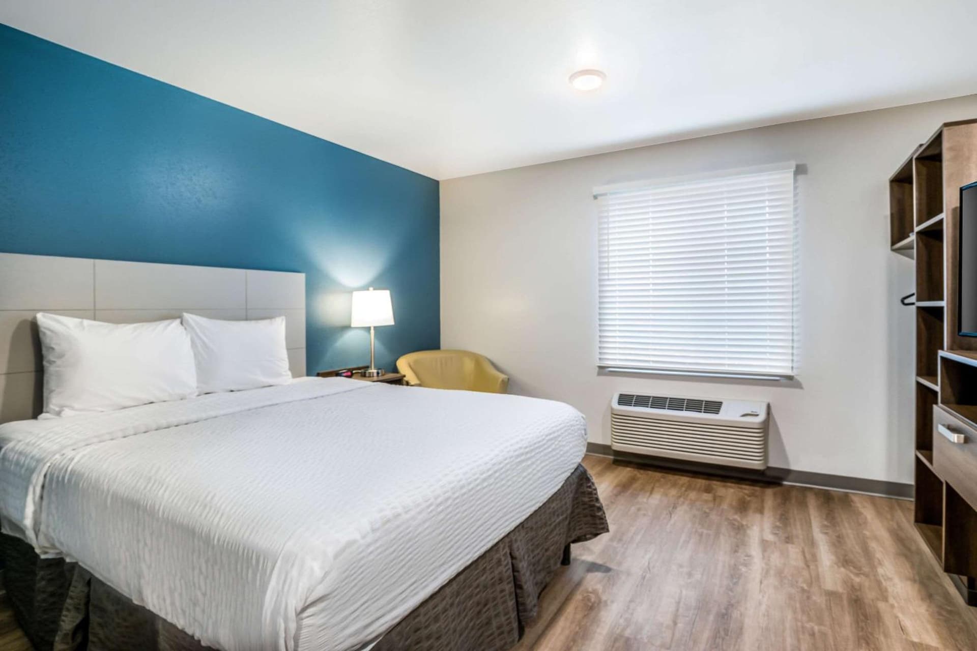 WoodSpring Suites Elgin - Chicago gallery photo in Elgin, IL — image 14