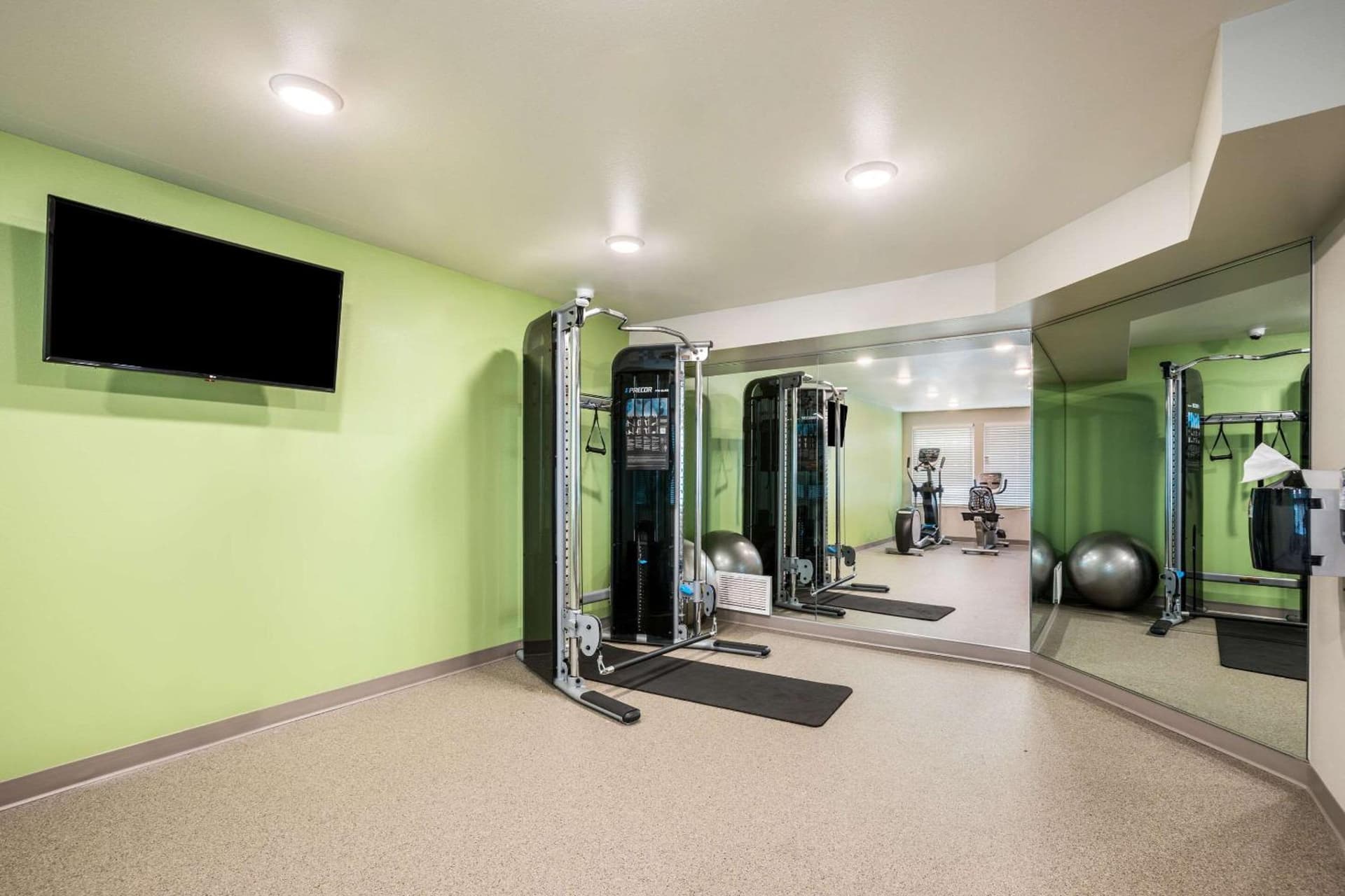 WoodSpring Suites Elgin - Chicago gallery photo in Elgin, IL — image 32