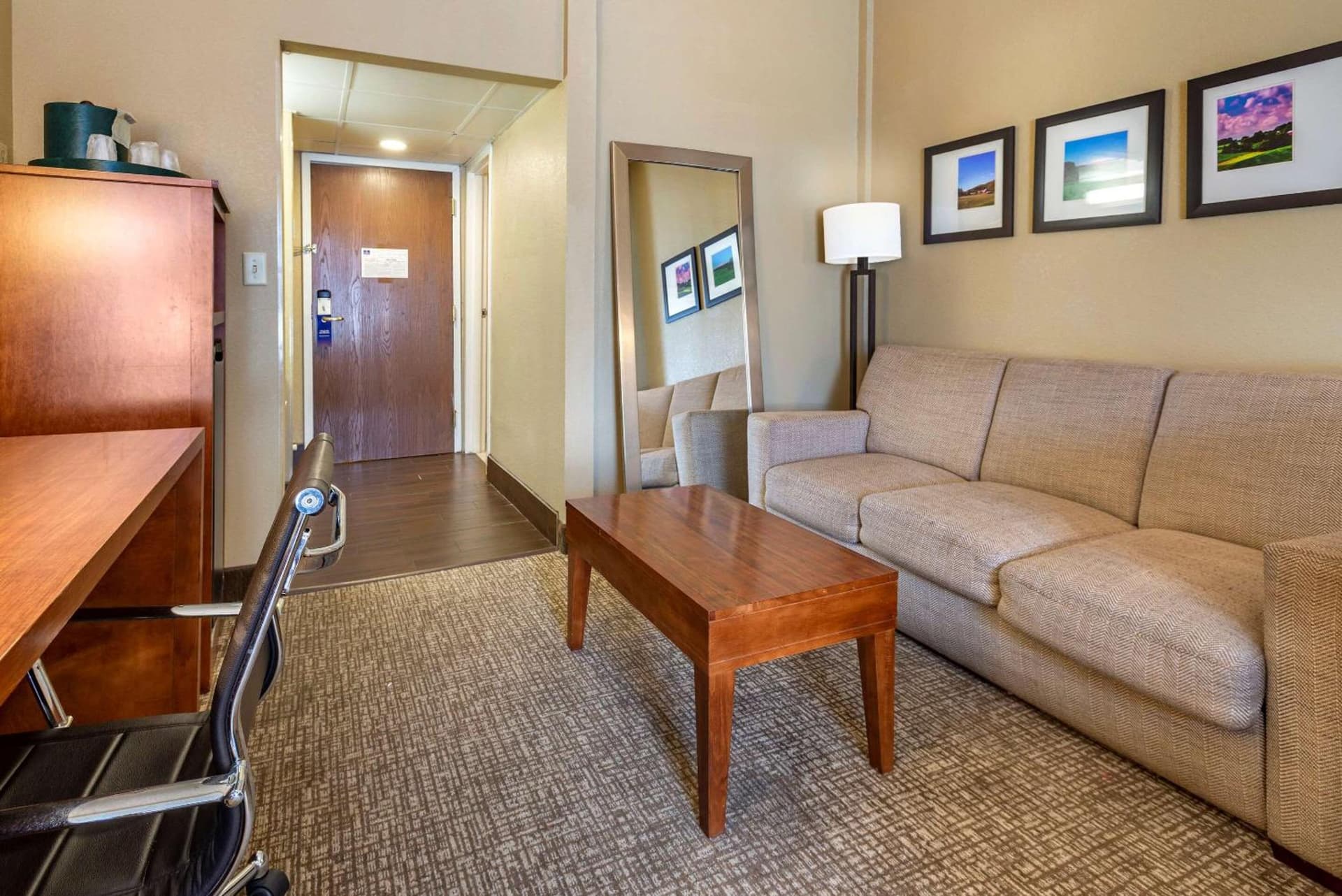 Comfort Suites Bethlehem Near Lehigh University and LVI Airport gallery photo in Bethlehem, PA — image 7