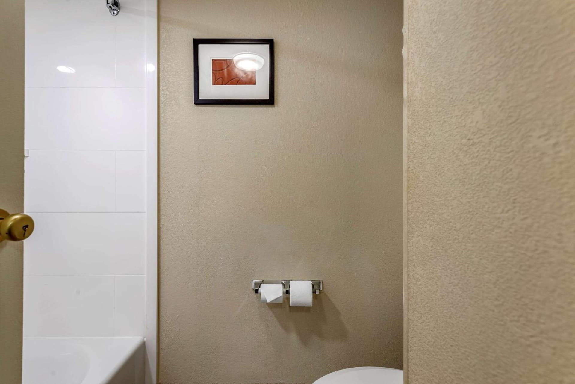 Comfort Suites Bethlehem Near Lehigh University and LVI Airport gallery photo in Bethlehem, PA — image 9