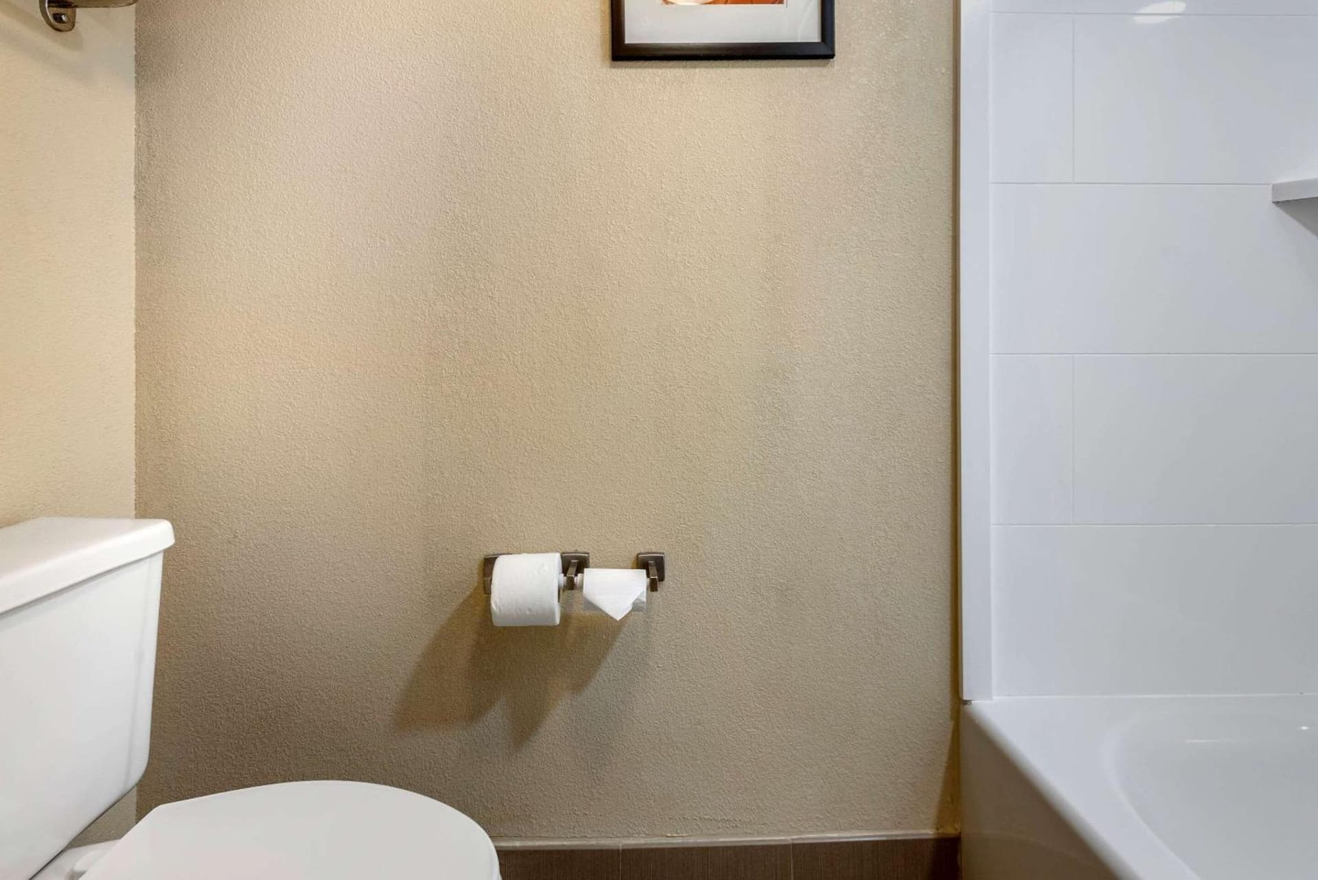 Comfort Suites Bethlehem Near Lehigh University and LVI Airport gallery photo in Bethlehem, PA — image 4