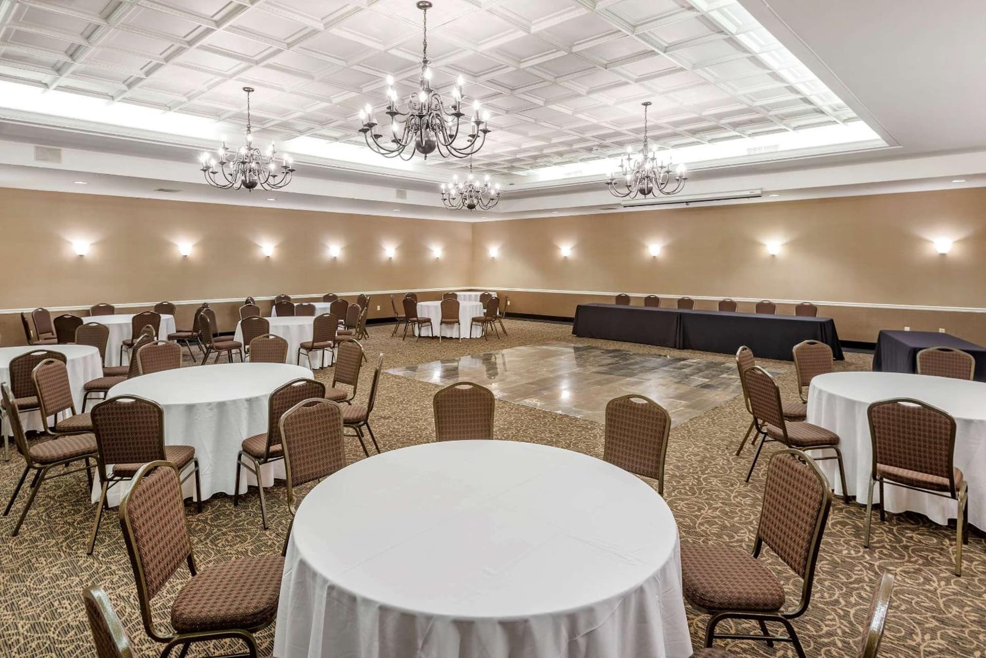 Comfort Suites Bethlehem Near Lehigh University and LVI Airport gallery photo in Bethlehem, PA — image 11