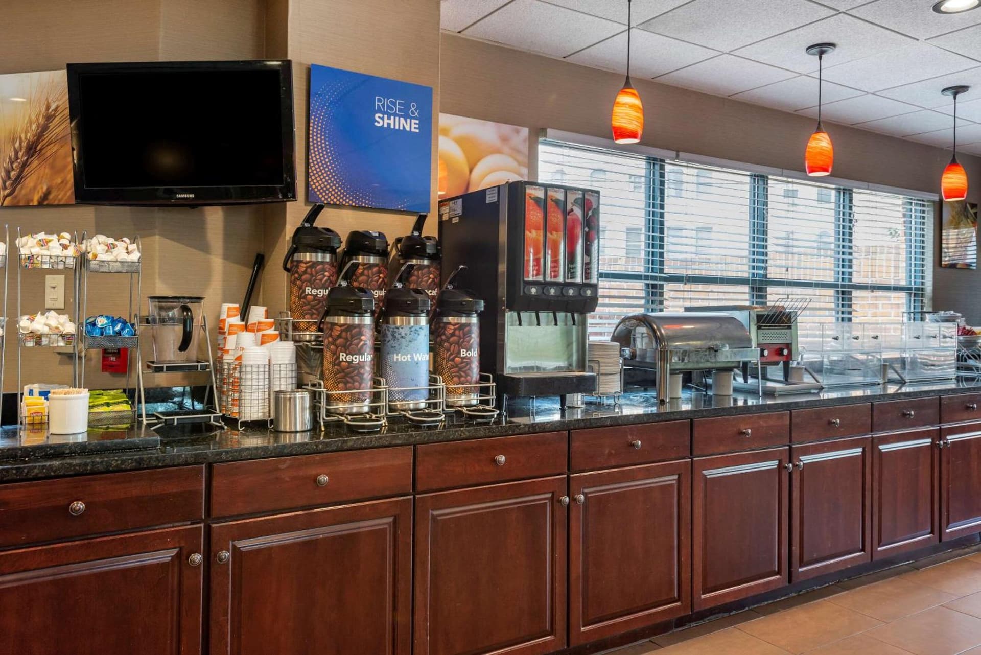 Comfort Suites Bethlehem Near Lehigh University and LVI Airport gallery photo in Bethlehem, PA — image 24