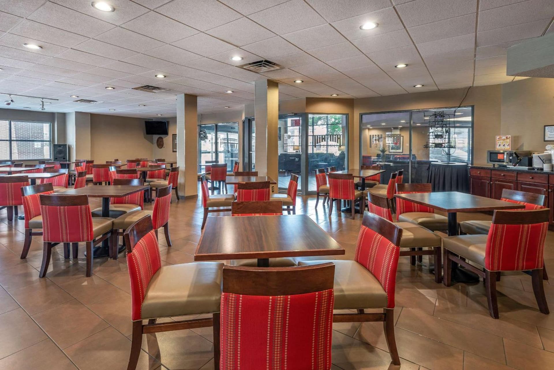 Comfort Suites Bethlehem Near Lehigh University and LVI Airport gallery photo in Bethlehem, PA — image 21