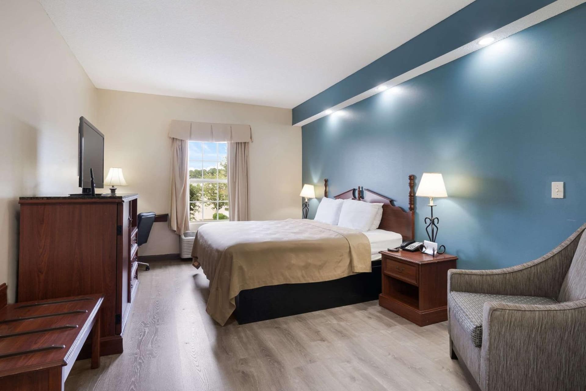 Quality Inn Wilmington gallery photo in Wilmington, NC — image 7
