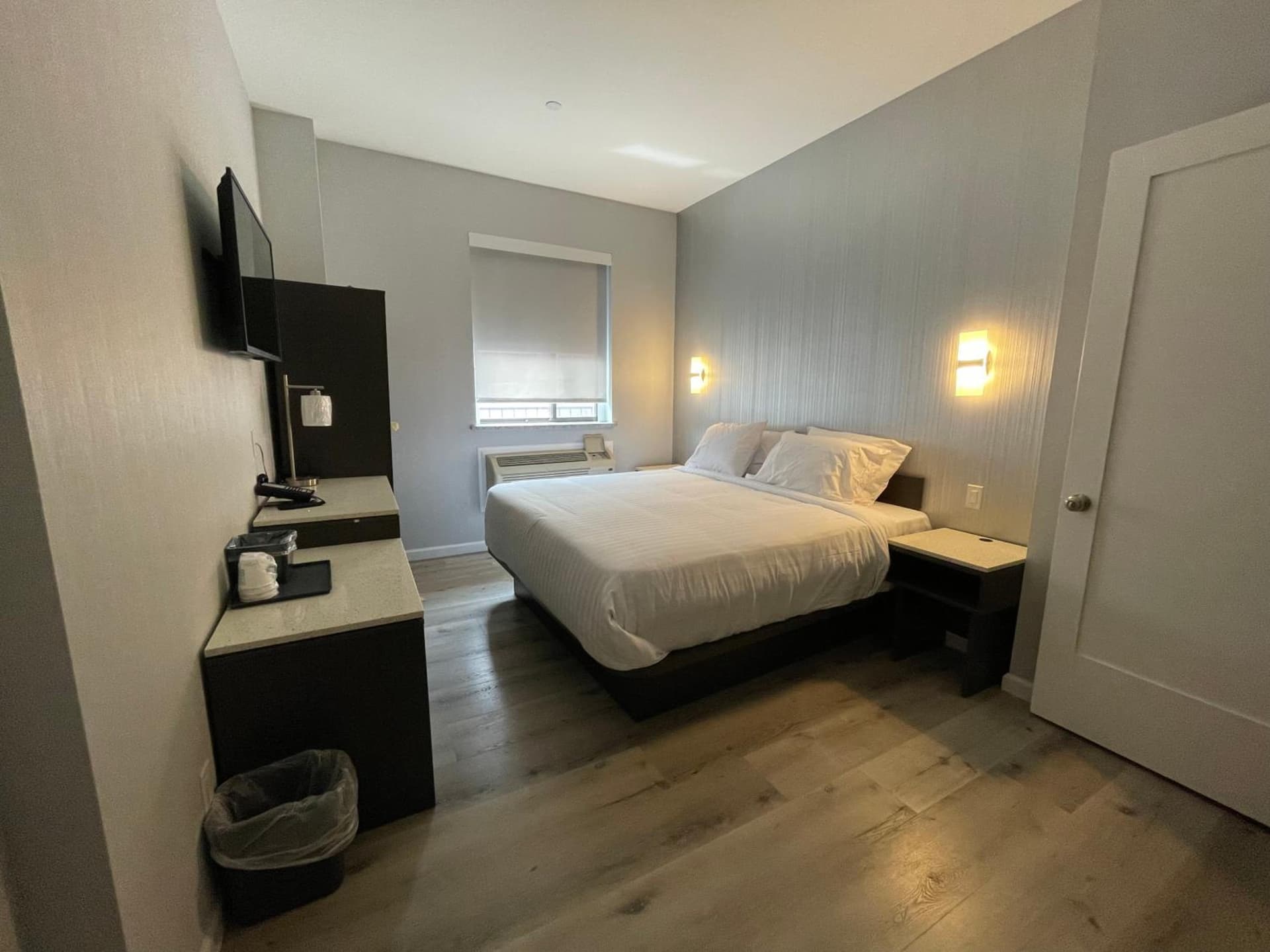 King Hotel Brooklyn Sunset Park interior in Brooklyn, NY — gallery photo 2