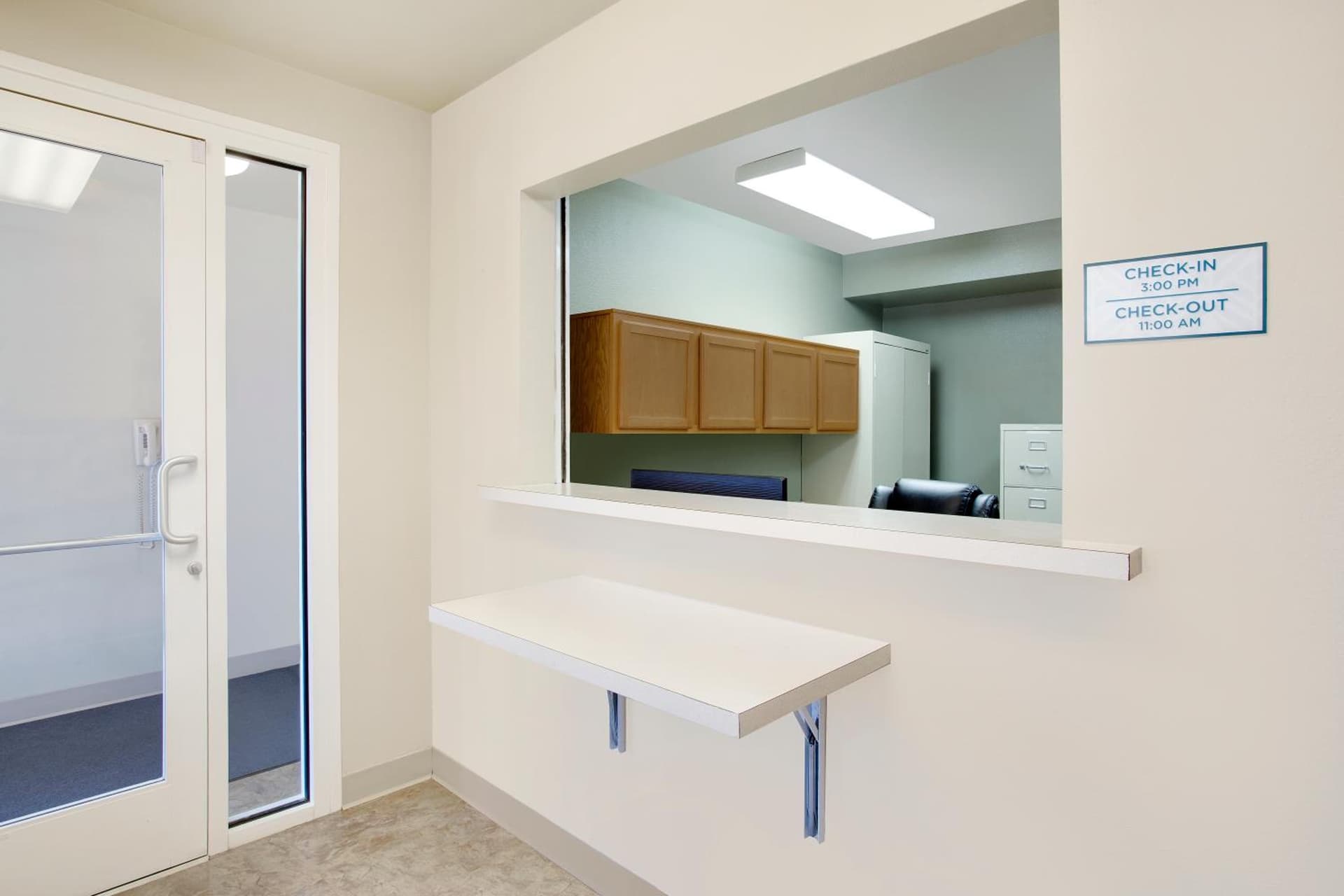 WoodSpring Suites Baton Rouge East I-12 property views in Baton Rouge, LA — gallery photo 3
