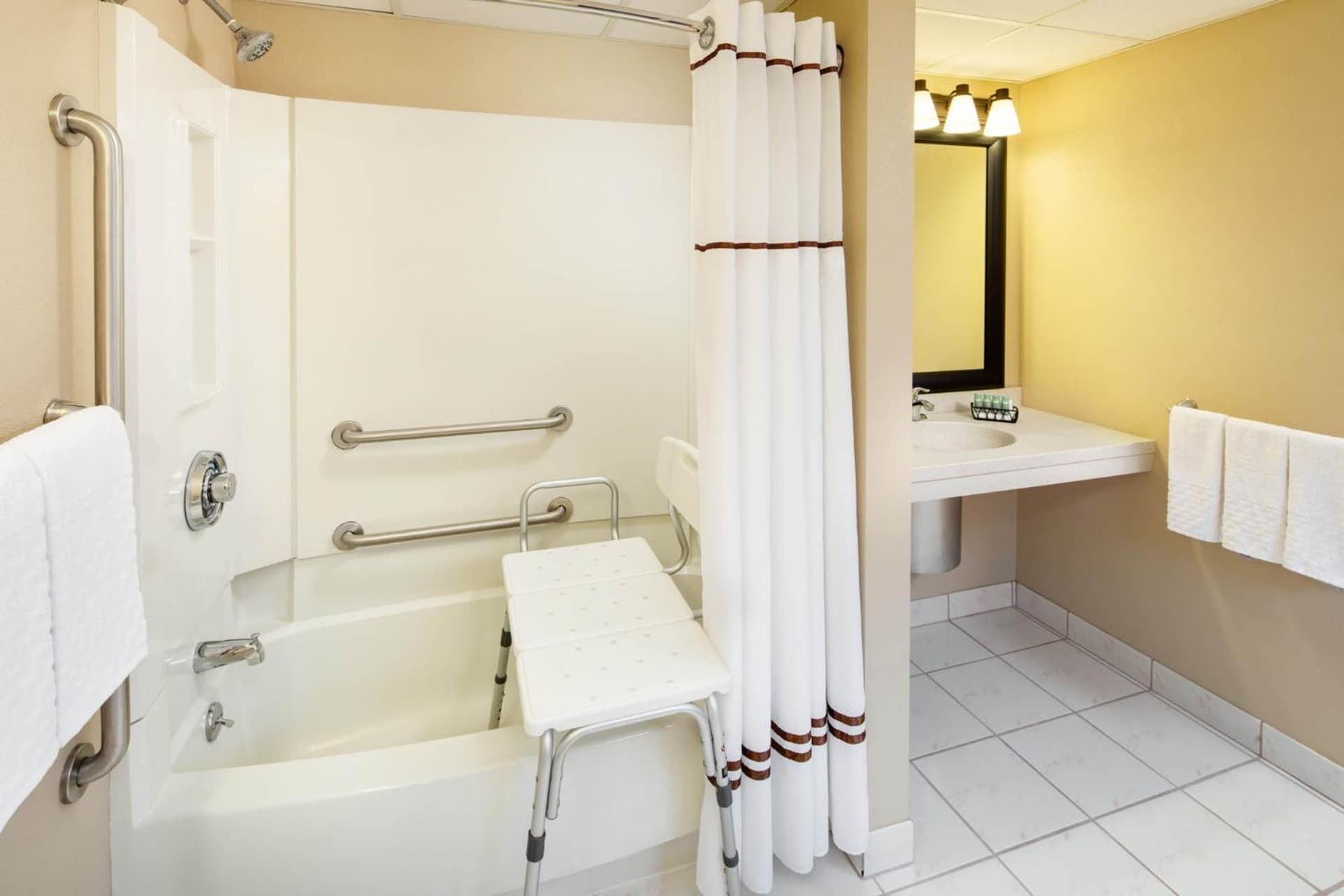 Best Western University Inn gallery photo in Canton — image 81