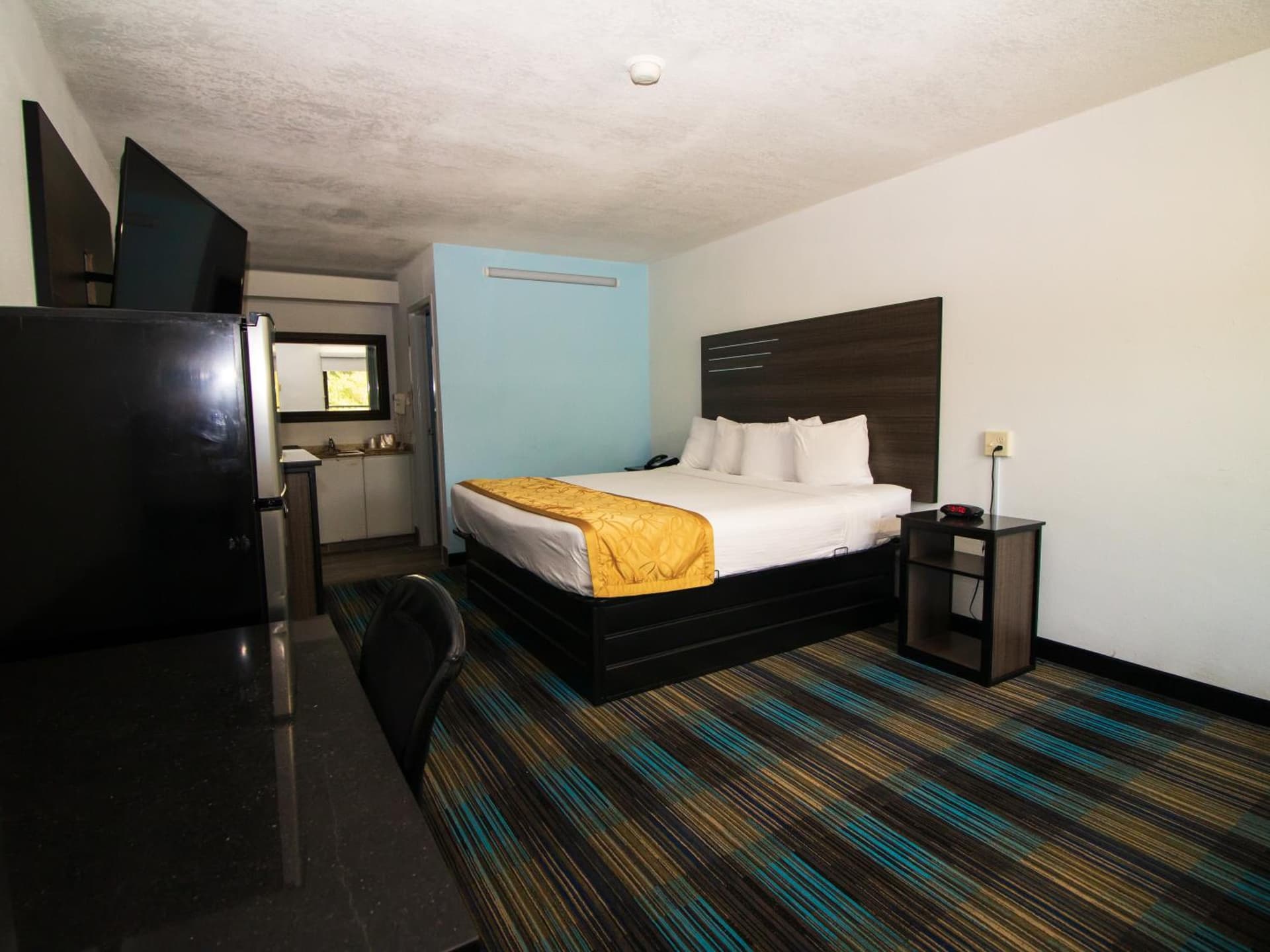 Sweet Dream Inn - University Park interior in Pensacola, FL — gallery photo 2