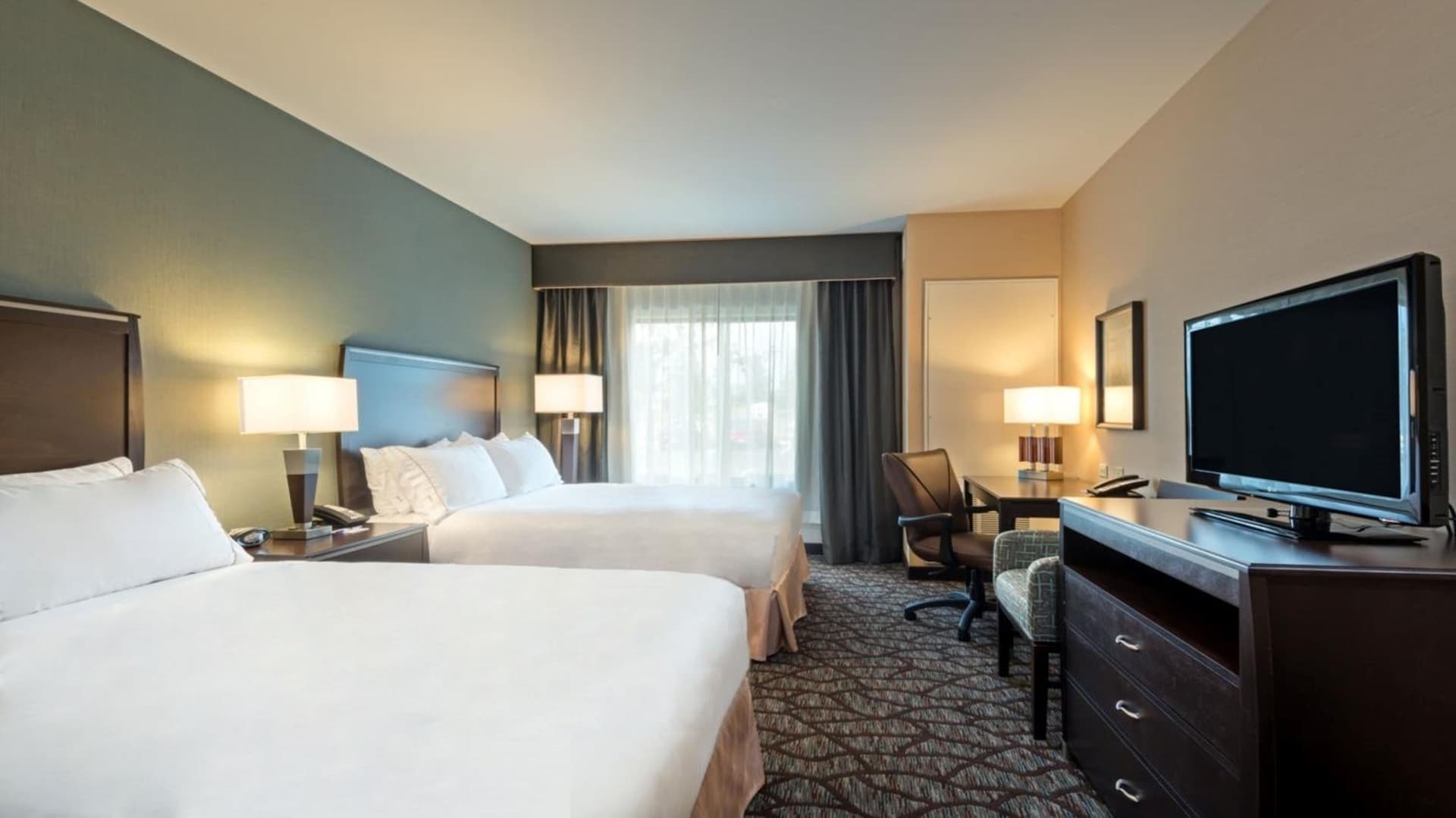 Holiday Inn Express Hotel & Suites Butte by IHG interior in Butte, MT — gallery photo 2