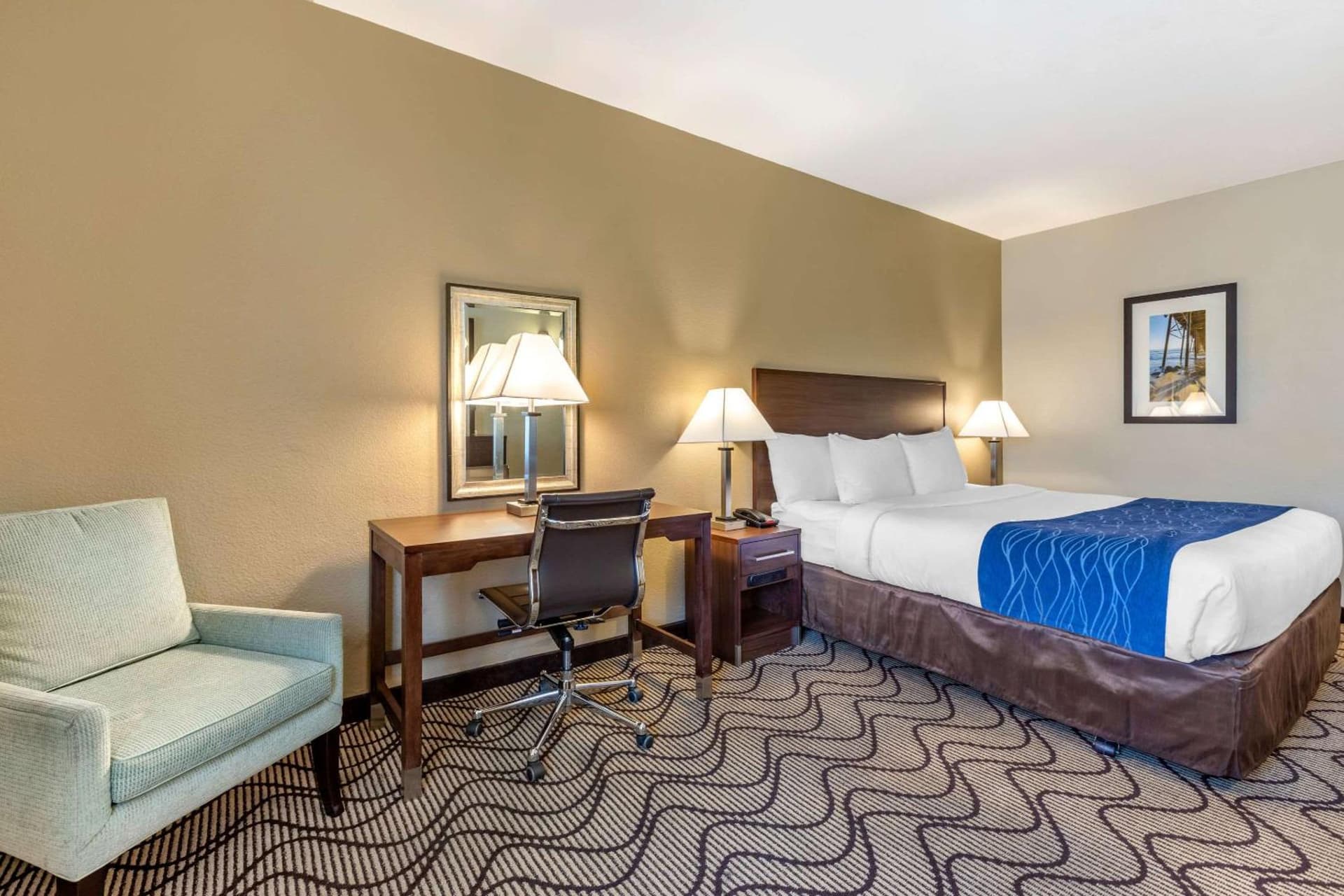 Comfort Inn & Suites Orange County John Wayne Airport gallery photo in Santa Ana, CA — image 15