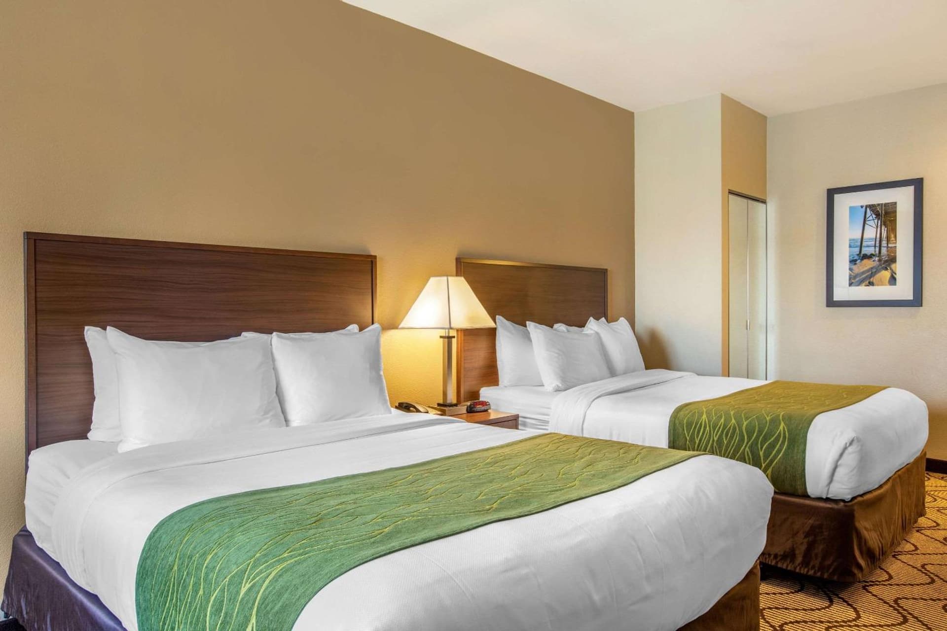 Comfort Inn & Suites Orange County John Wayne Airport gallery photo in Santa Ana, CA — image 29