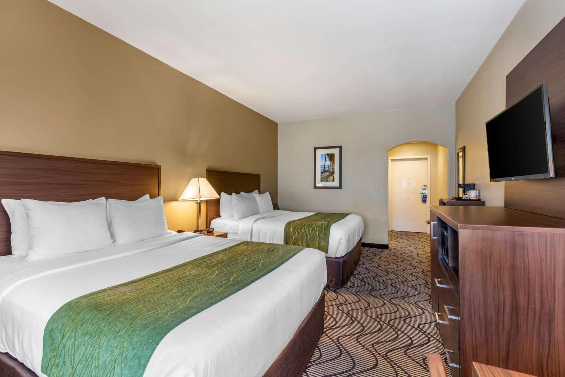 Comfort Inn & Suites Orange County John Wayne Airport gallery photo in Santa Ana, CA — image 23