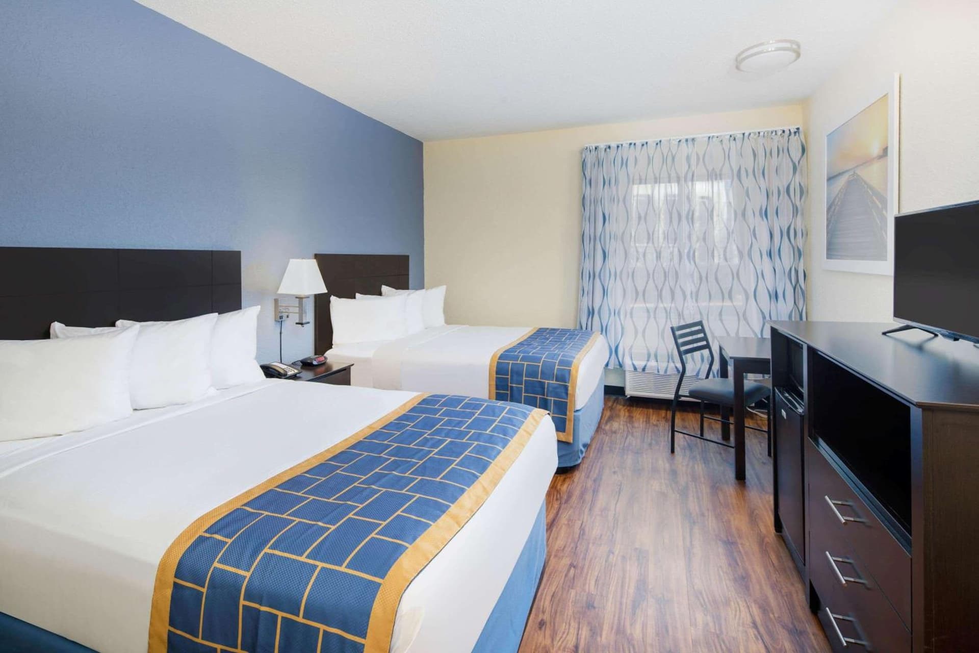 Days Inn by Wyndham Macon I-75 North property views in Macon, GA — gallery photo 3
