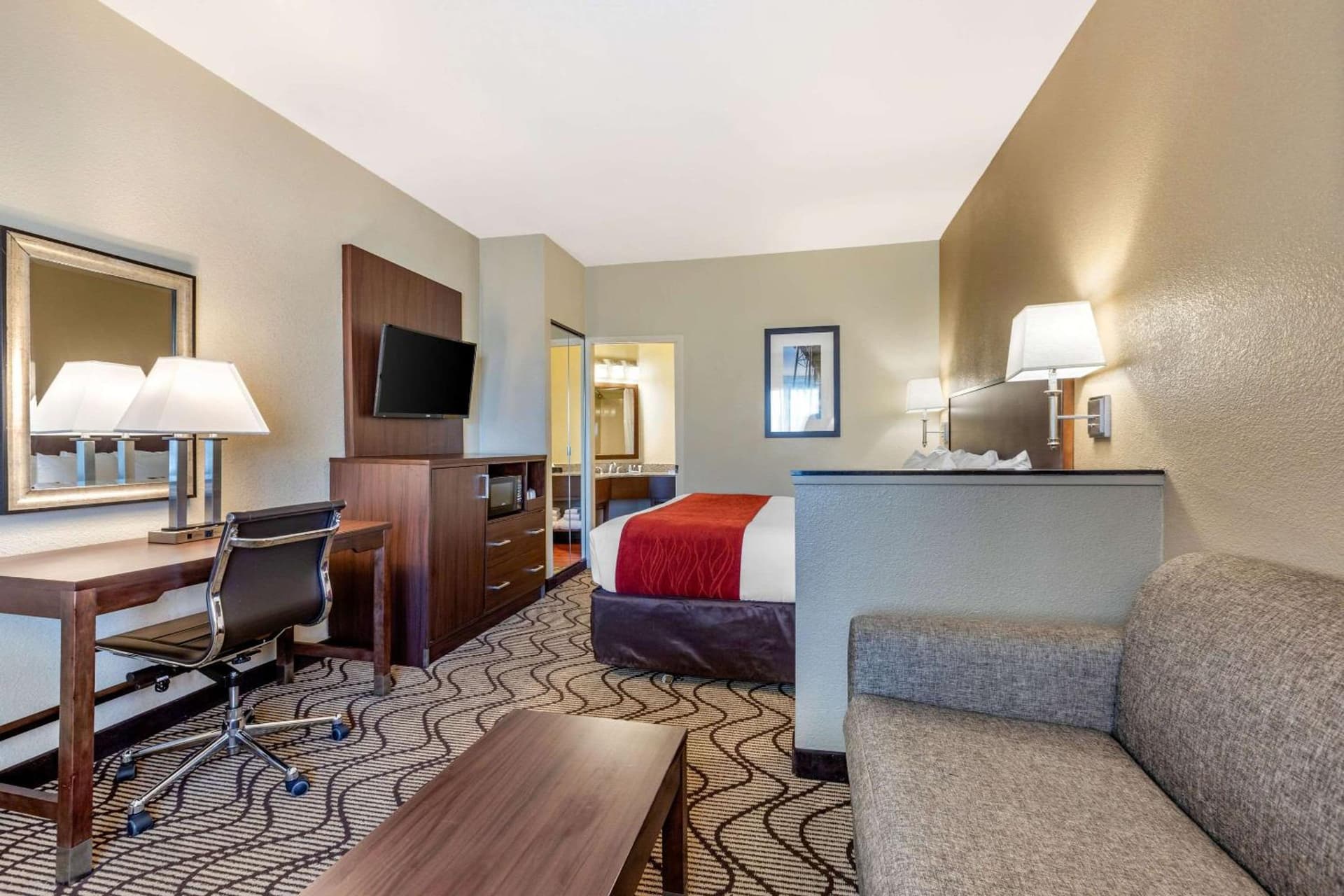 Comfort Inn & Suites Orange County John Wayne Airport gallery photo in Santa Ana, CA — image 20