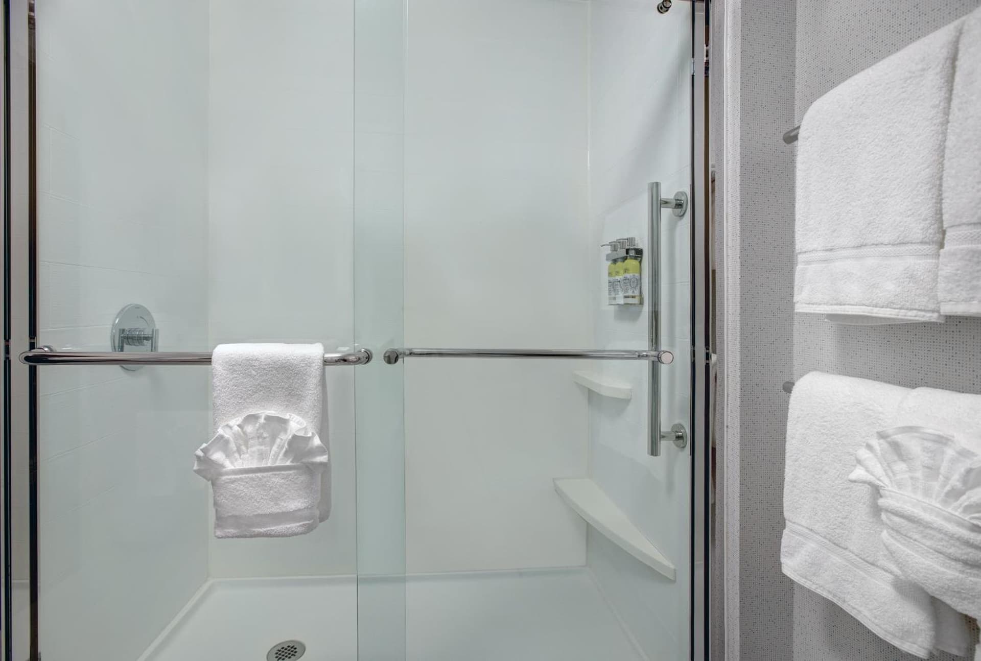 Holiday Inn Express & Suites - Milwaukee - Brookfield by IHG gallery photo in Brookfield, WI — image 86