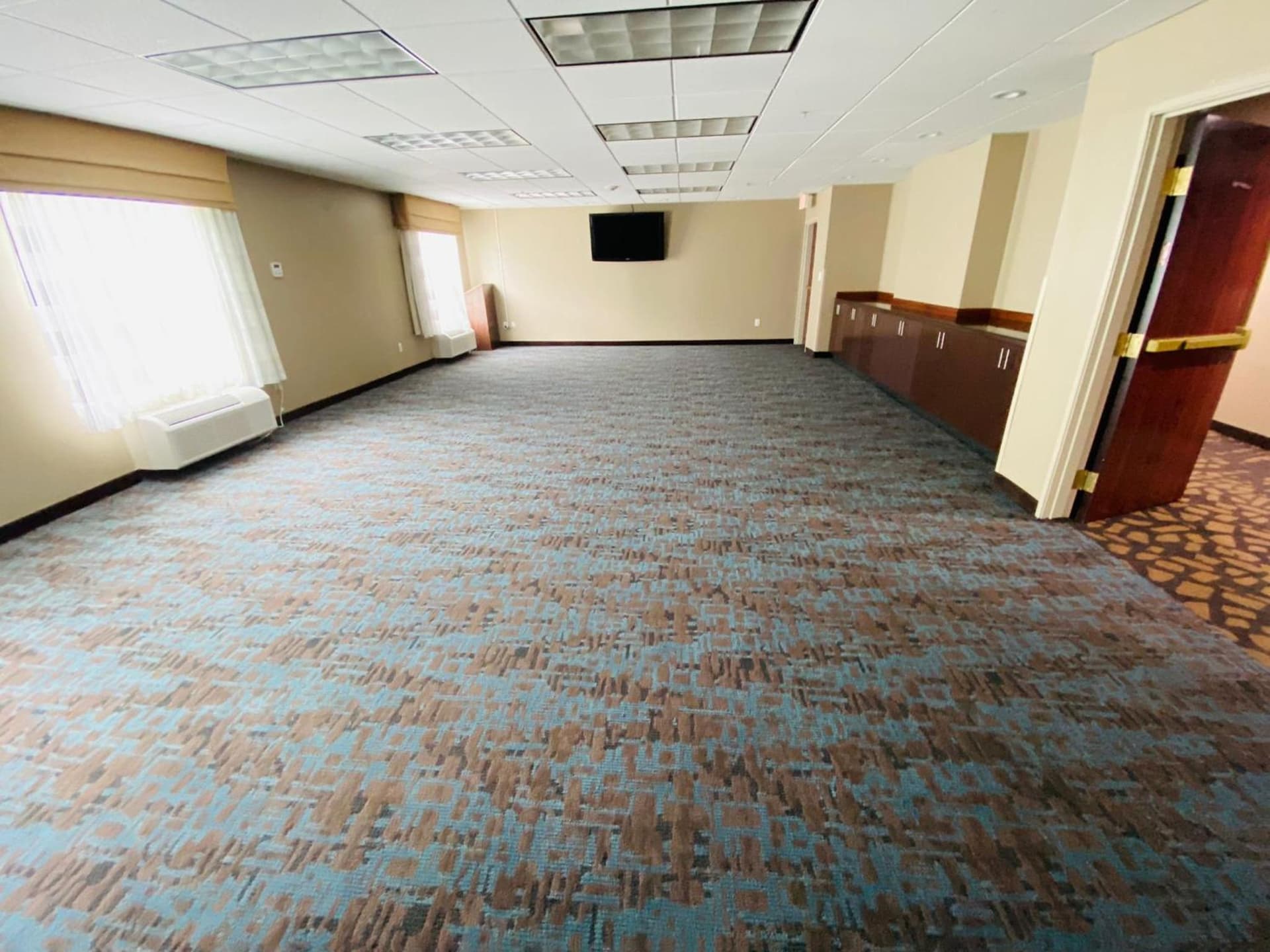 Sleep Inn & Suites Jacksonville near Camp Lejeune gallery photo in Jacksonville, NC — image 31