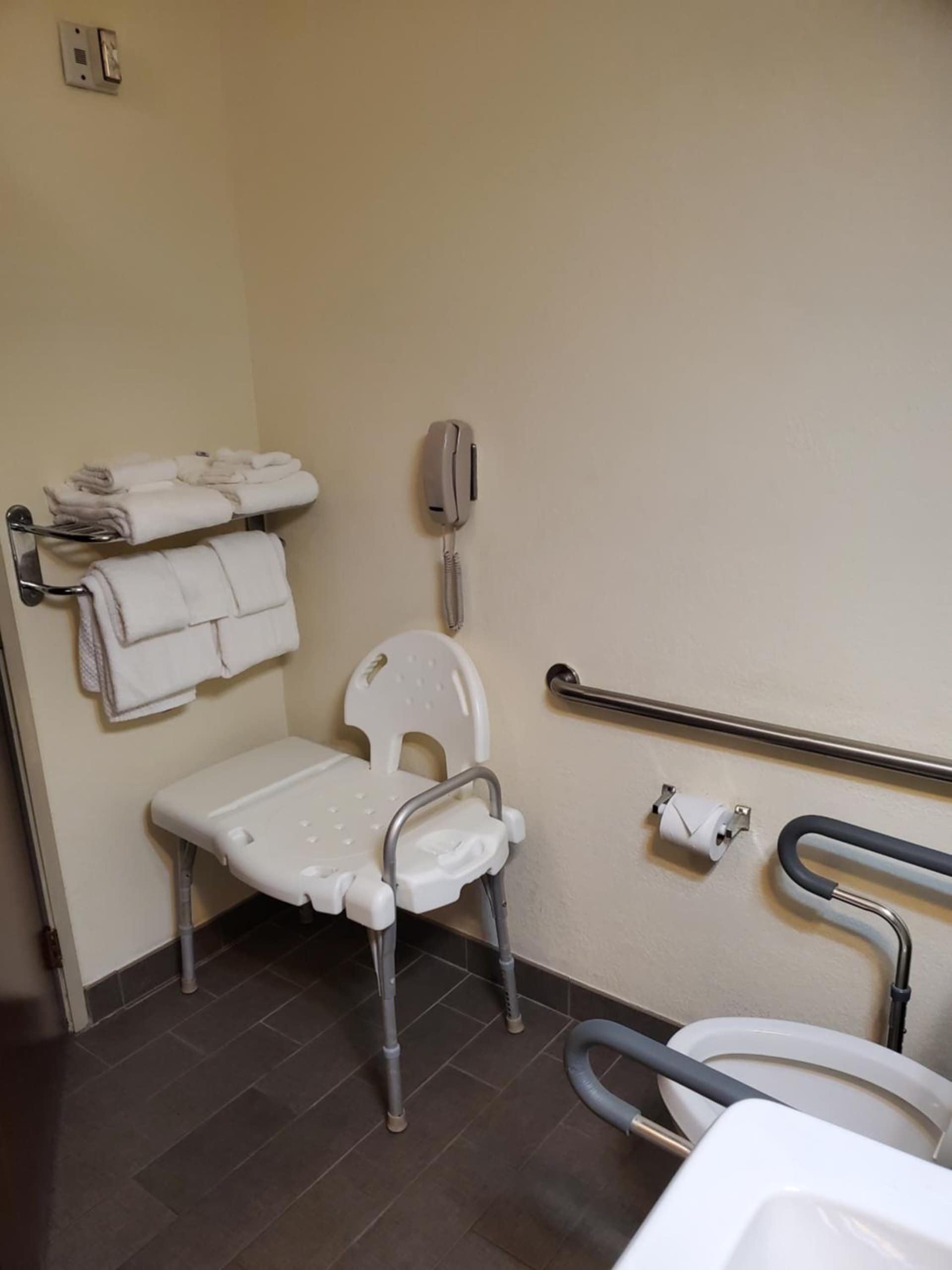 Sleep Inn & Suites Jacksonville near Camp Lejeune gallery photo in Jacksonville, NC — image 6