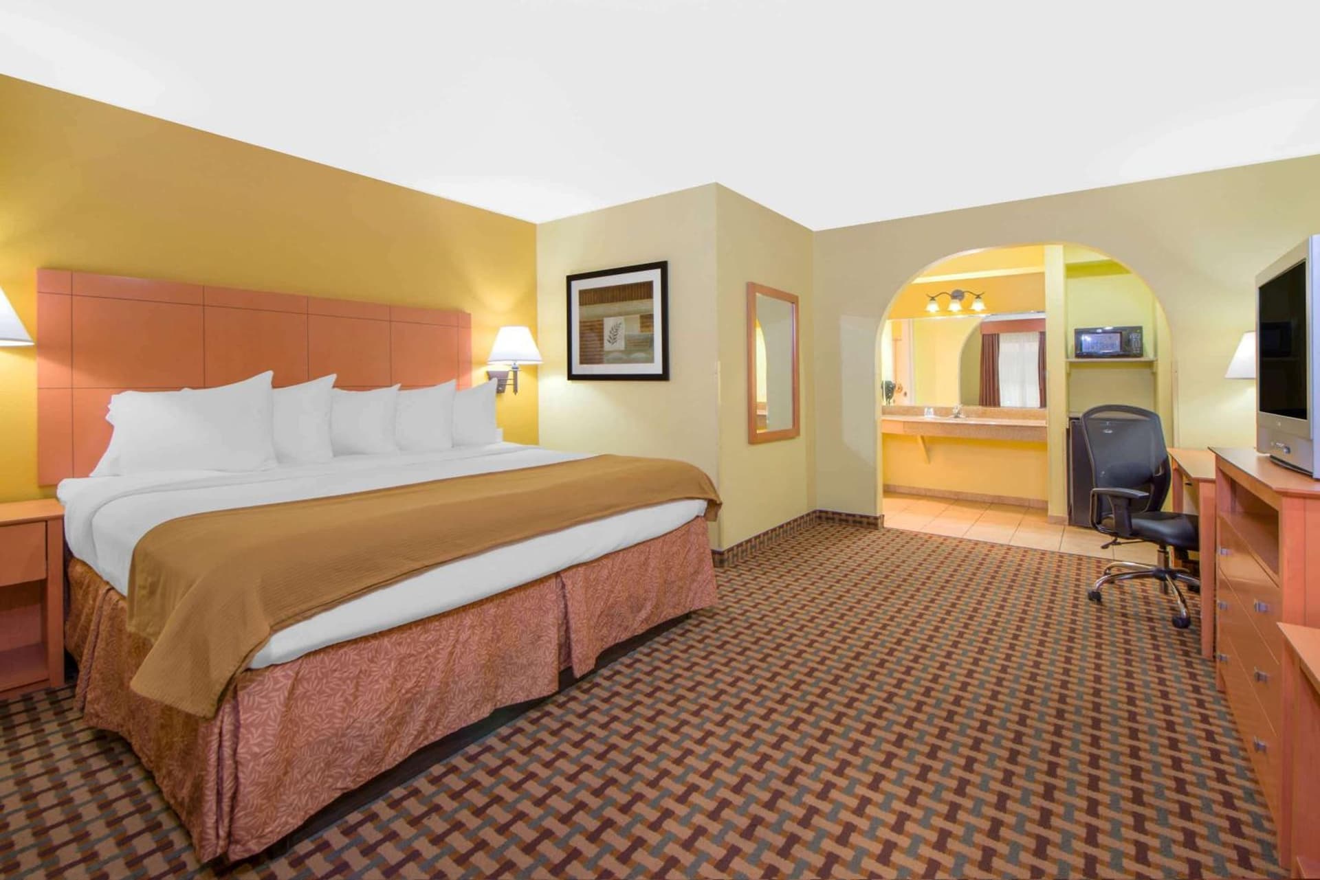 Days Inn by Wyndham Lubbock South interior in Lubbock, TX — gallery photo 2