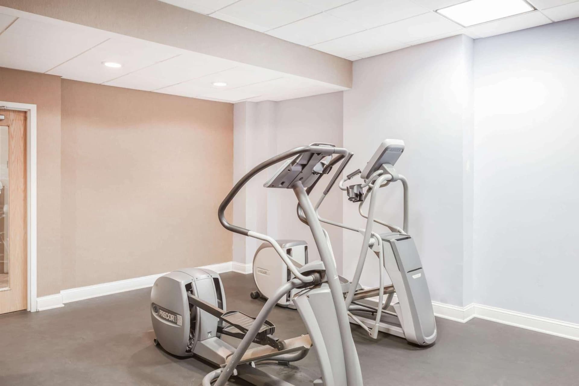 Wyndham Virginia Beach Oceanfront gallery photo in Virginia Beach, VA — image 15