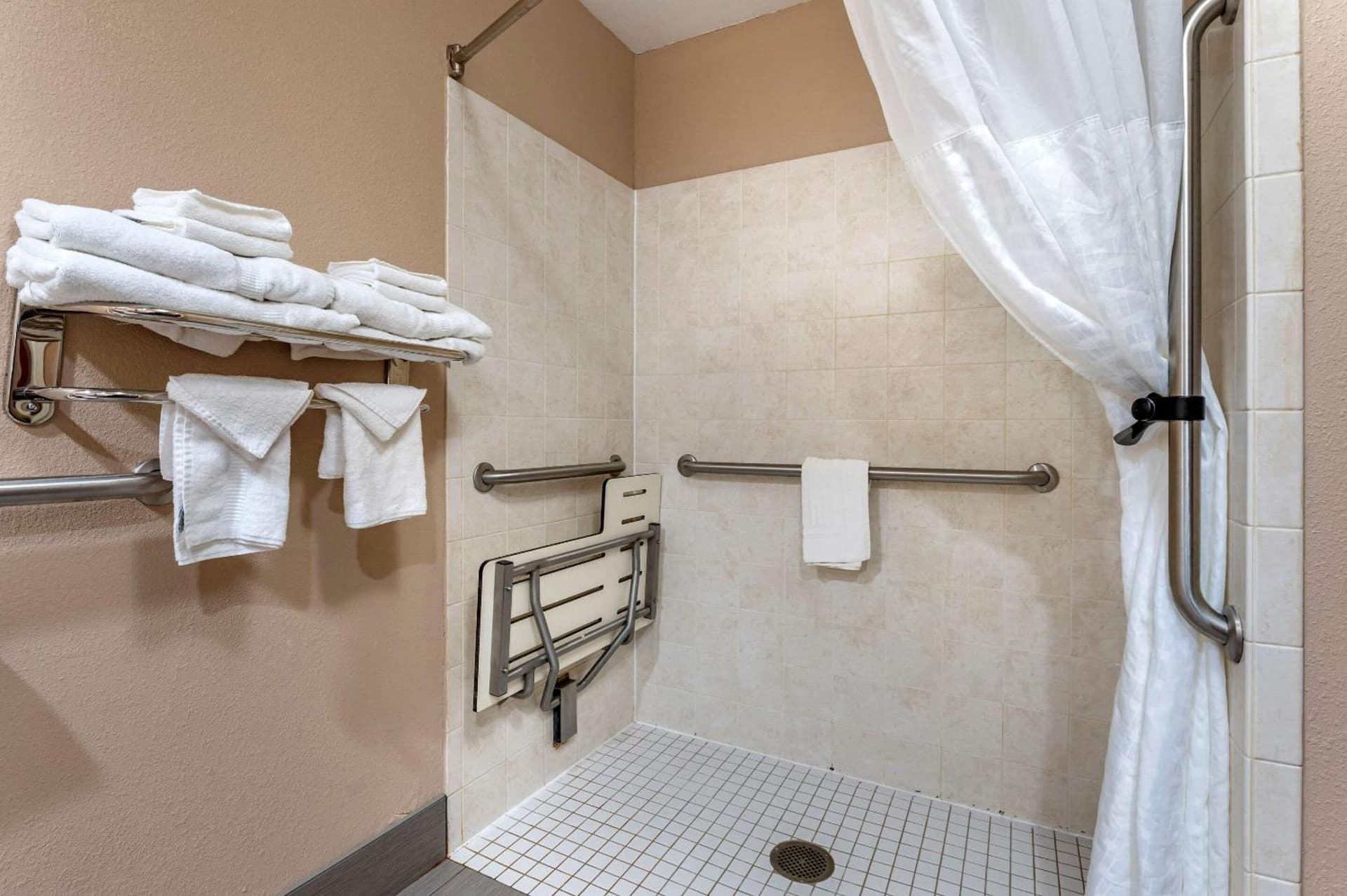 Comfort Inn & Suites Lawrenceburg gallery photo in Lawrenceburg, IN — image 15