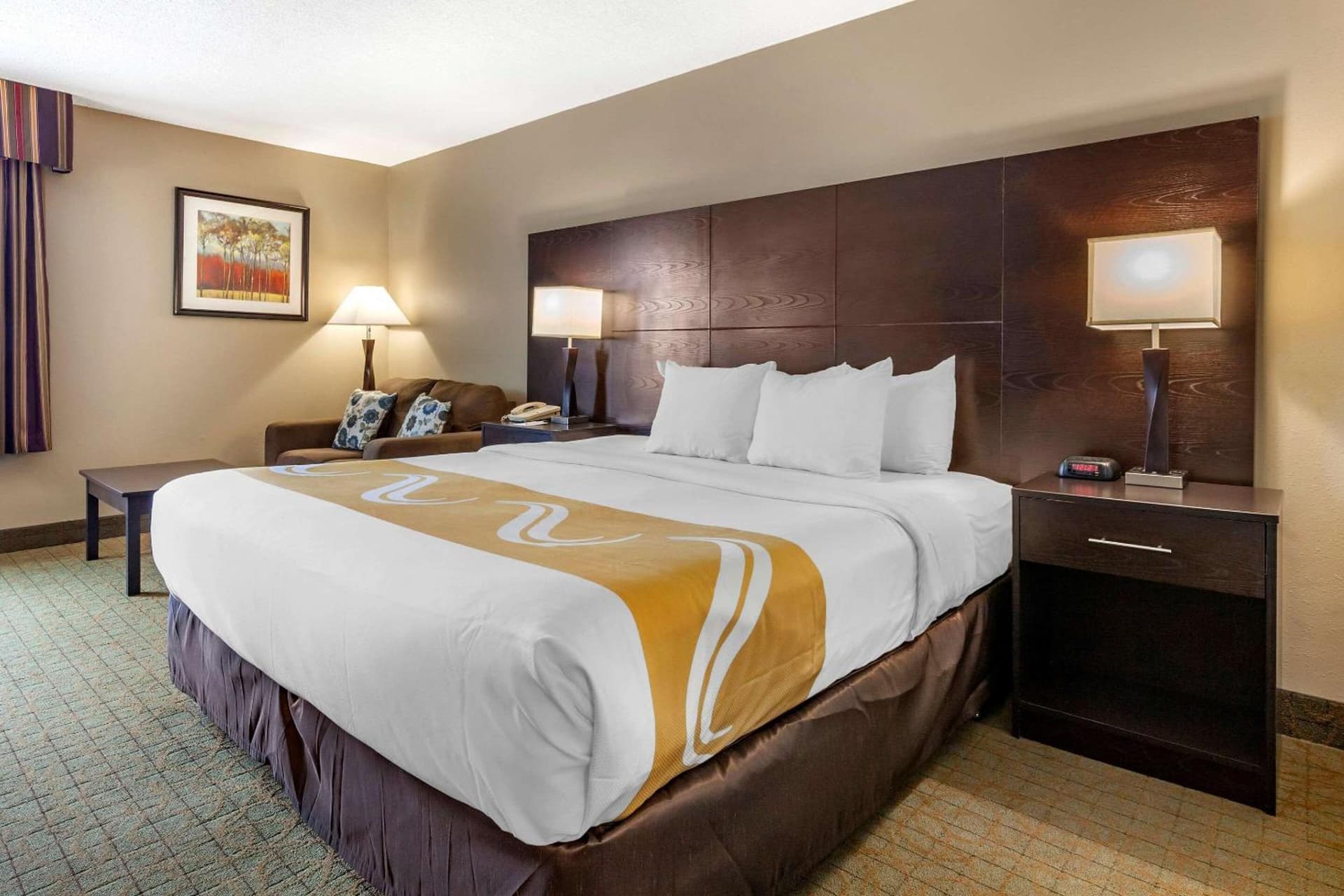 Quality Inn & Suites Escanaba North interior in Escanaba, MI — gallery photo 2