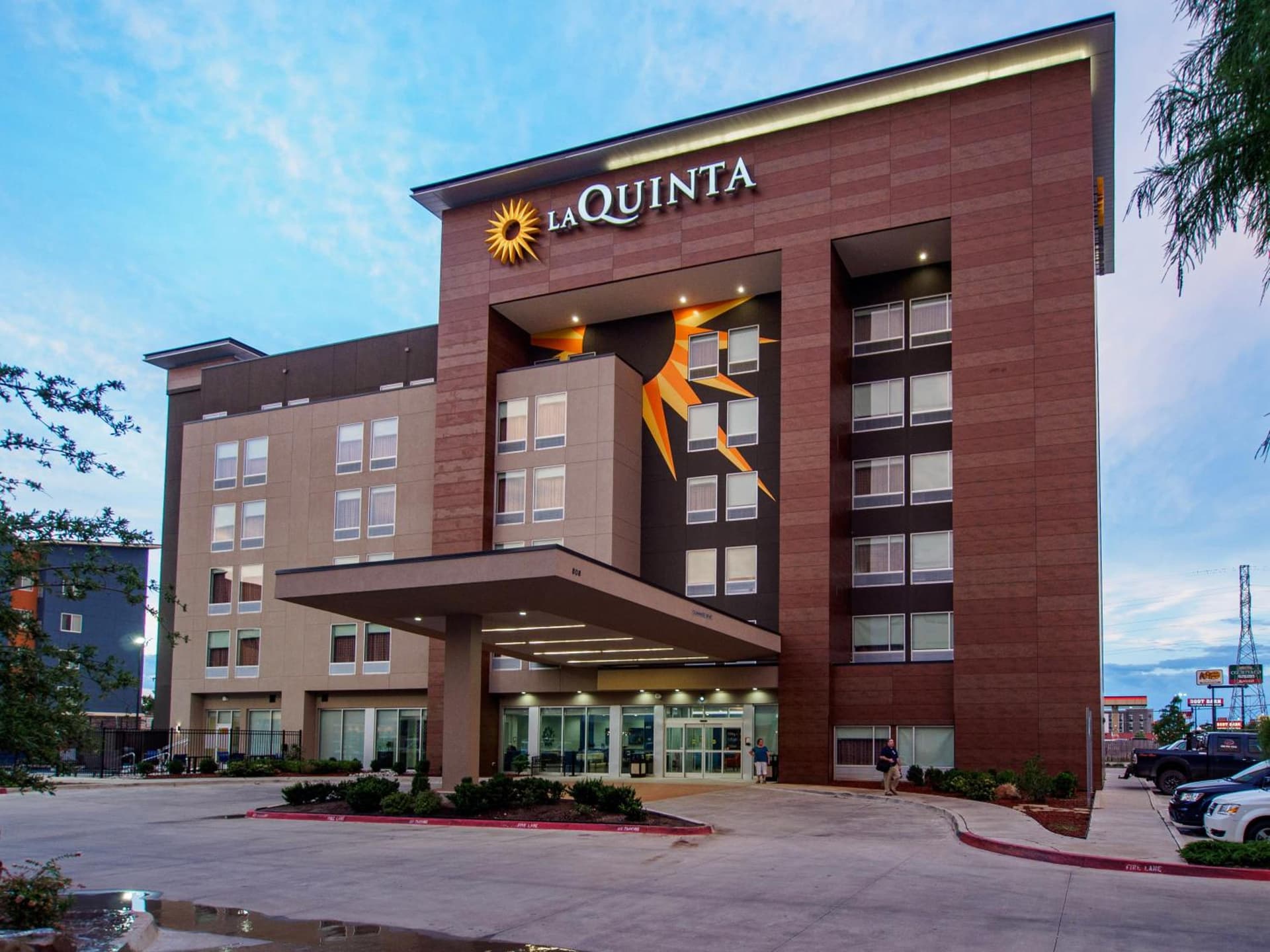 La Quinta by Wyndham Oklahoma City Airport interior in Oklahoma City, OK — gallery photo 2