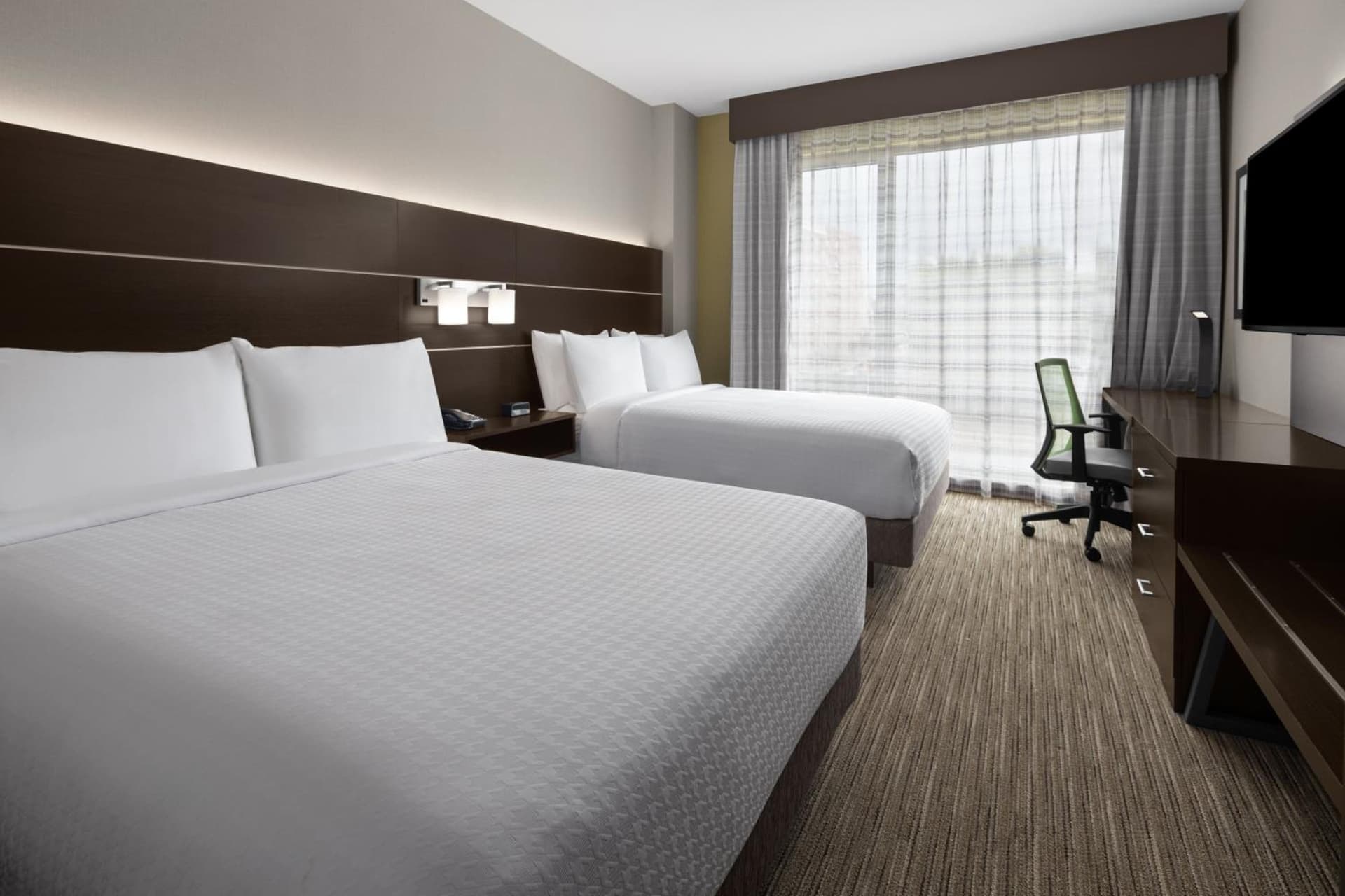 Holiday Inn Express & Suites Woodside LaGuardia Airport gallery photo in Queens, NY — image 27