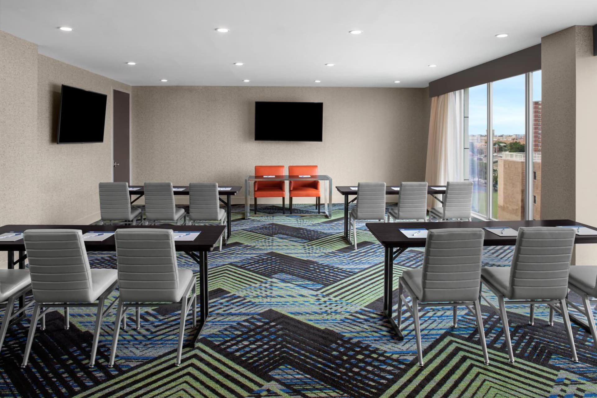 Holiday Inn Express & Suites Woodside LaGuardia Airport gallery photo in Queens, NY — image 34
