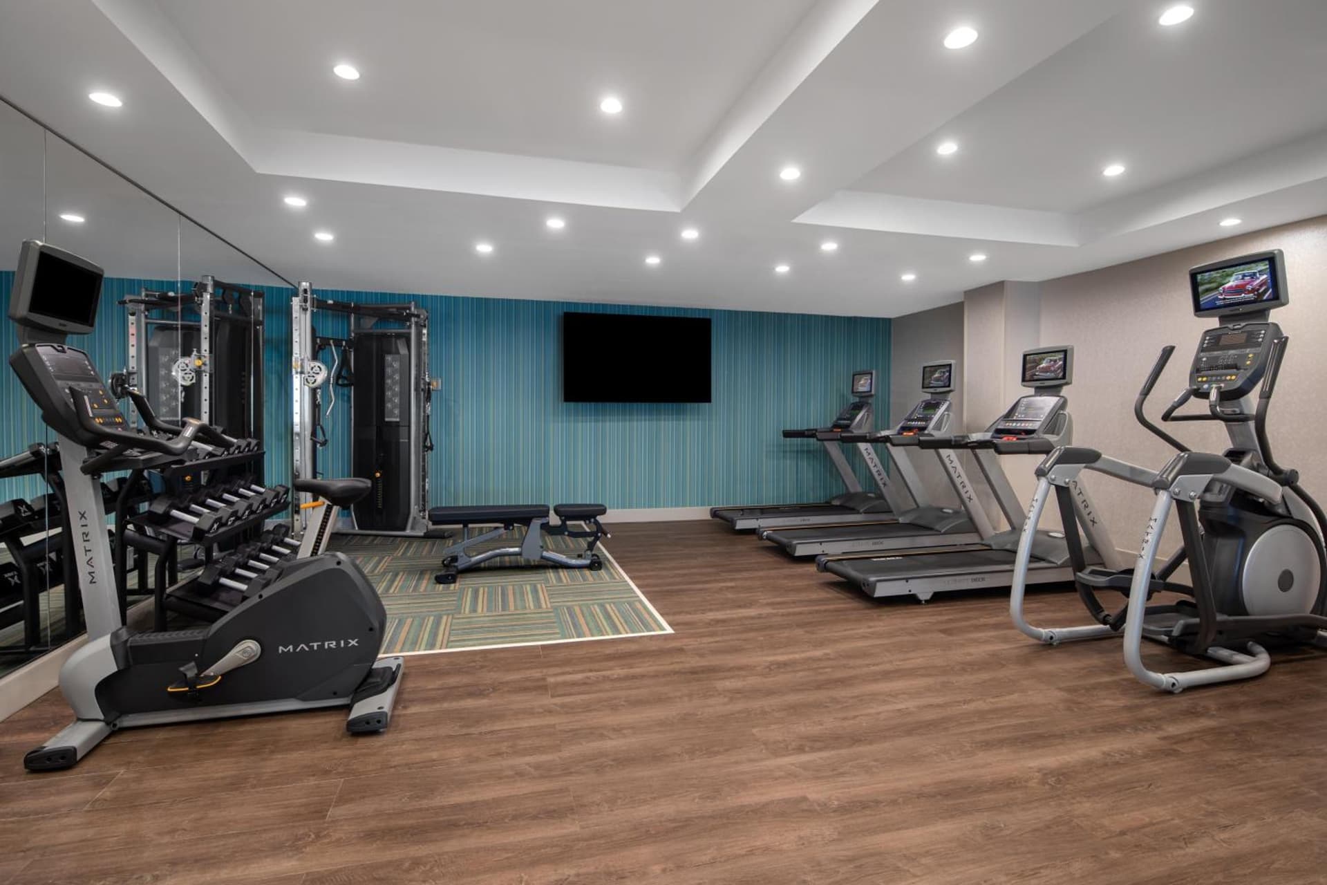Holiday Inn Express & Suites Woodside LaGuardia Airport gallery photo in Queens, NY — image 8