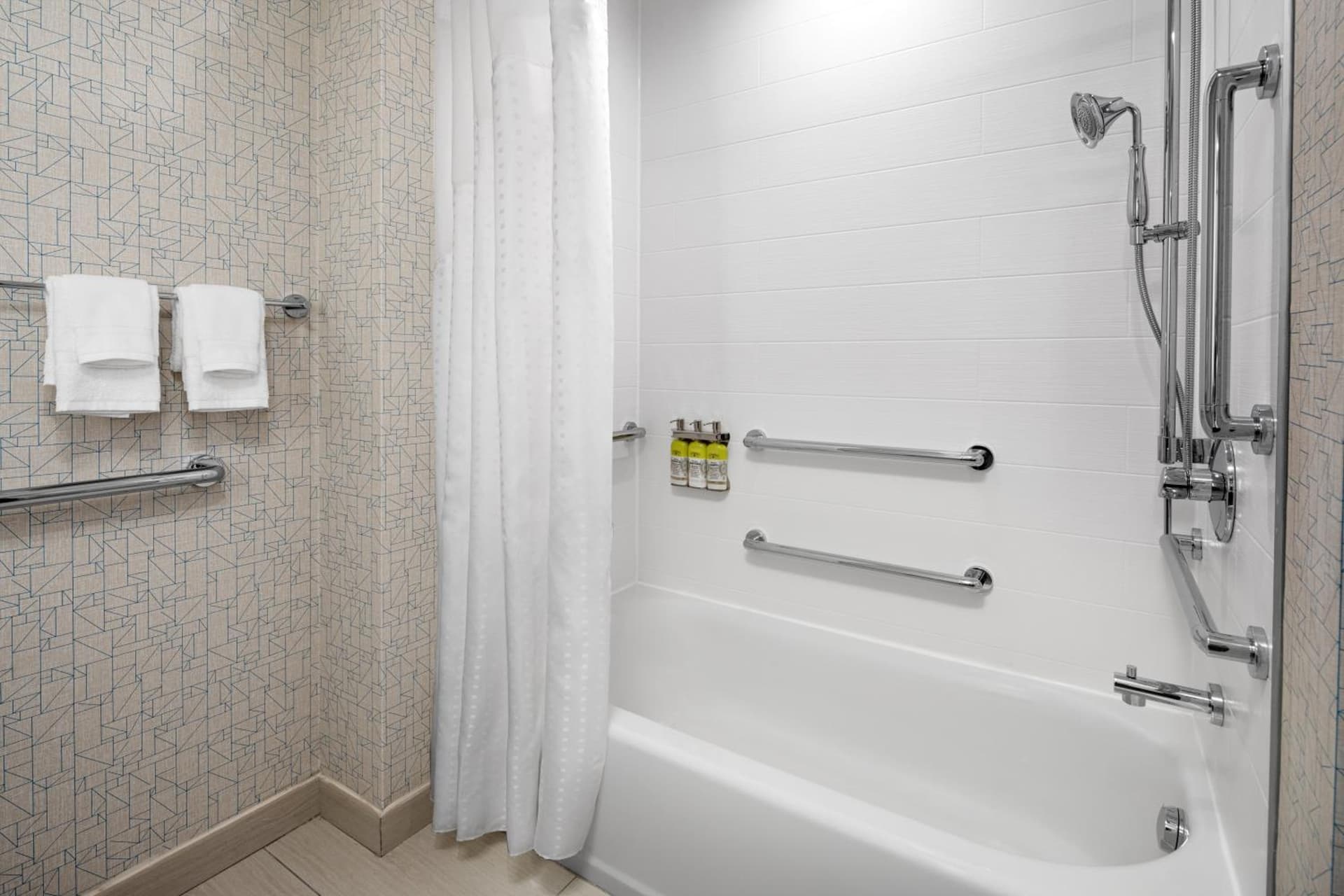 Holiday Inn Express & Suites Woodside LaGuardia Airport gallery photo in Queens, NY — image 15