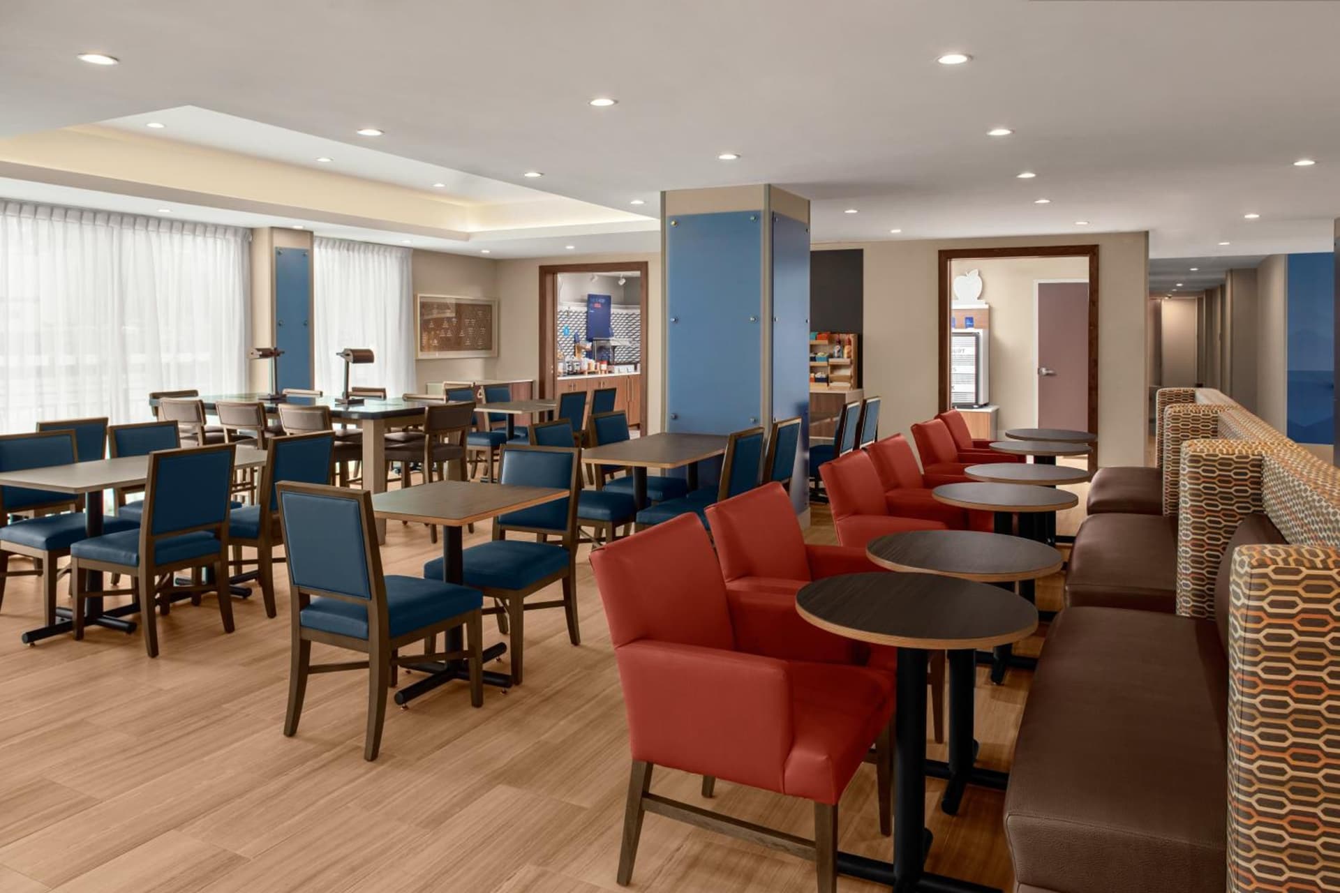 Holiday Inn Express & Suites Woodside LaGuardia Airport gallery photo in Queens, NY — image 39
