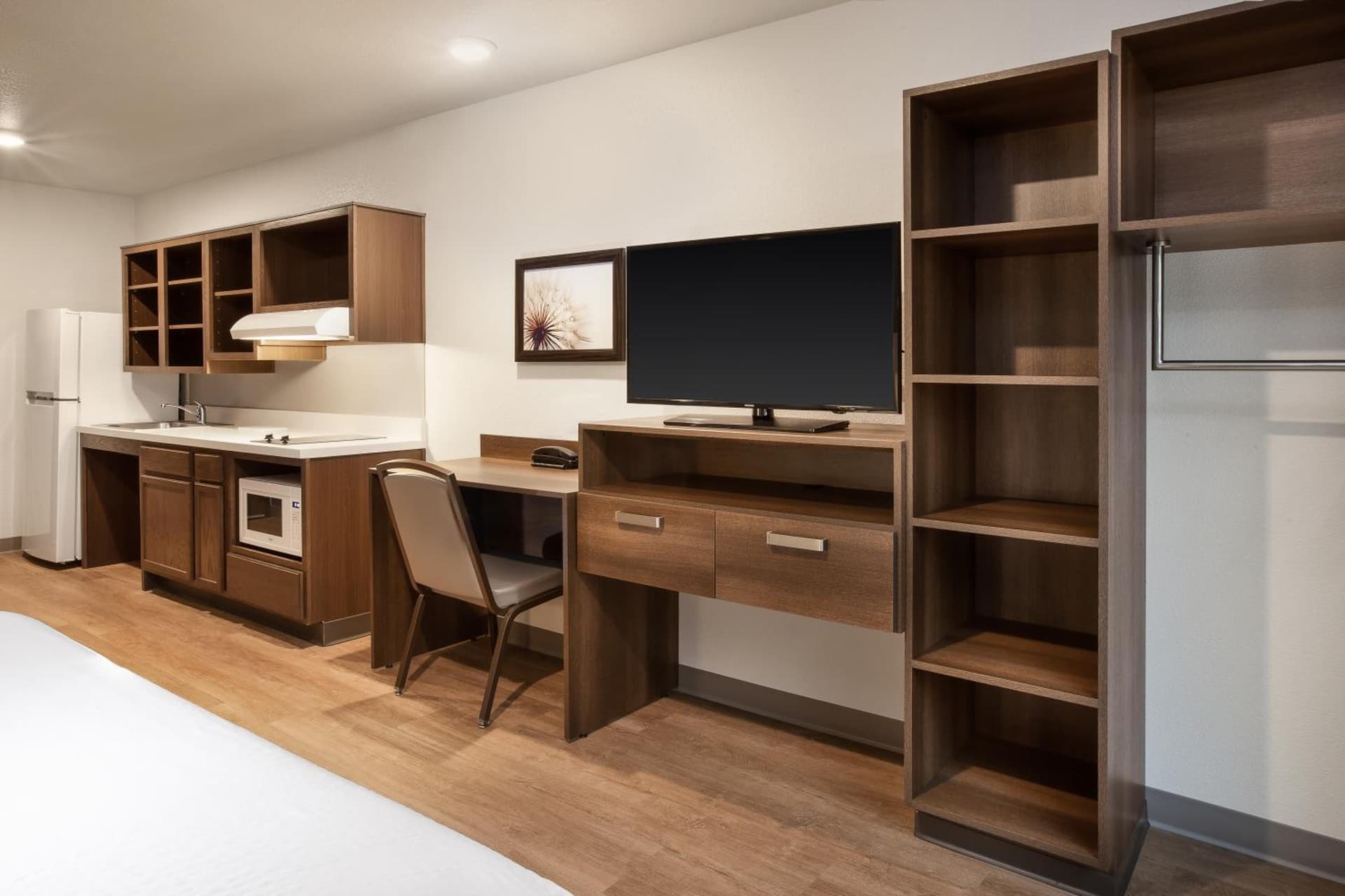 WoodSpring Suites Washington DC Northeast Greenbelt gallery photo in Greenbelt, MD — image 4