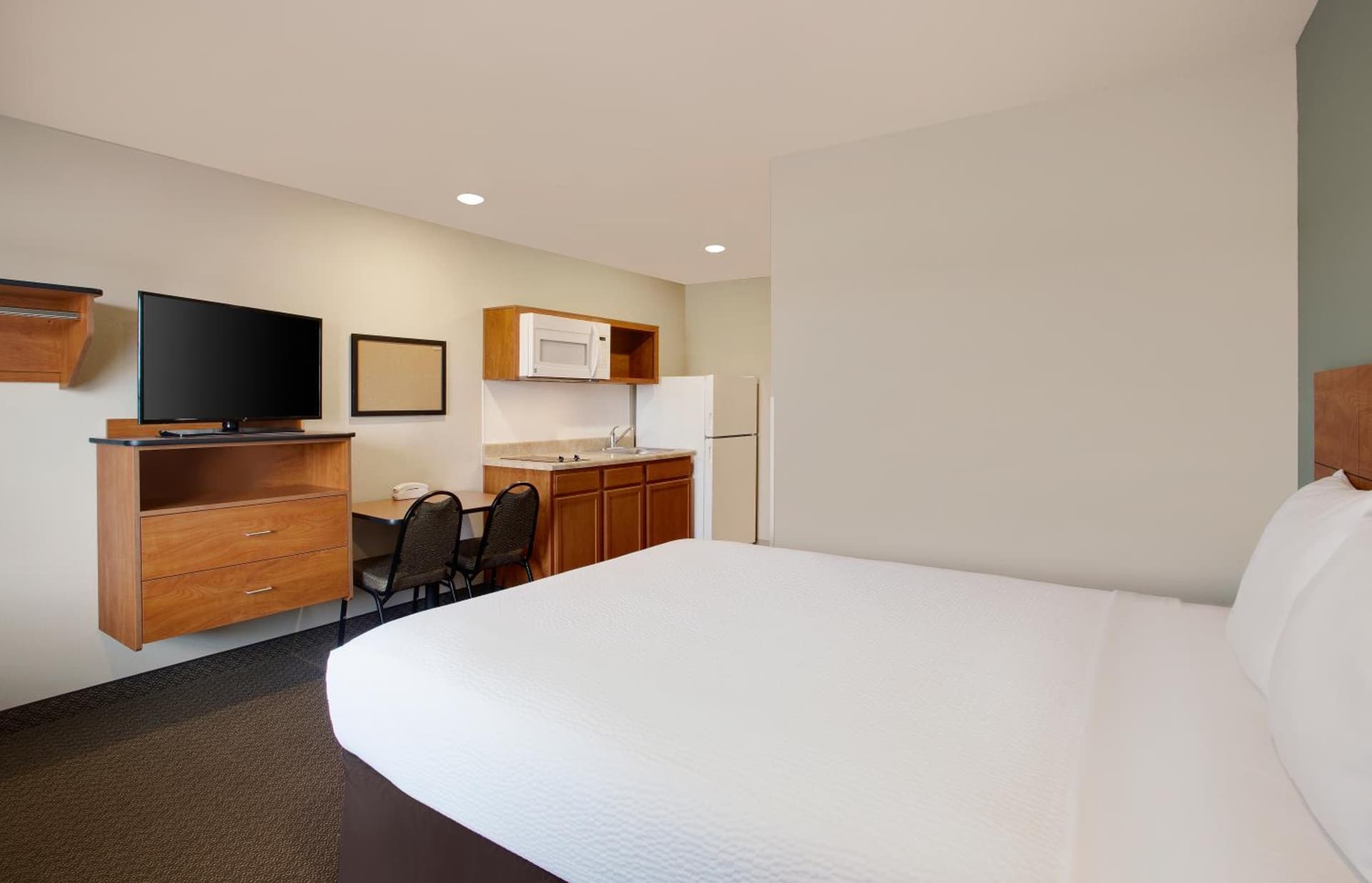 WoodSpring Suites Frederick I-70 gallery photo in Frederick, MD — image 17