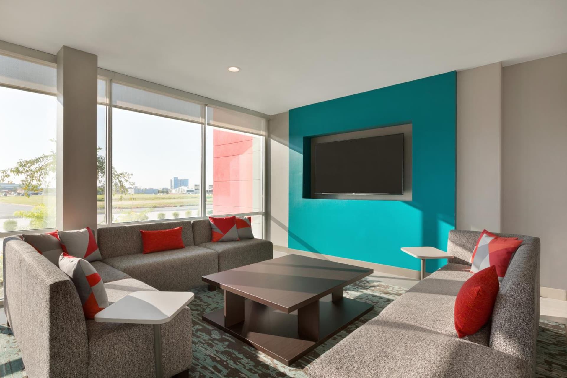 avid hotels - Memphis - Southaven by IHG interior in Southaven, MS — gallery photo 2