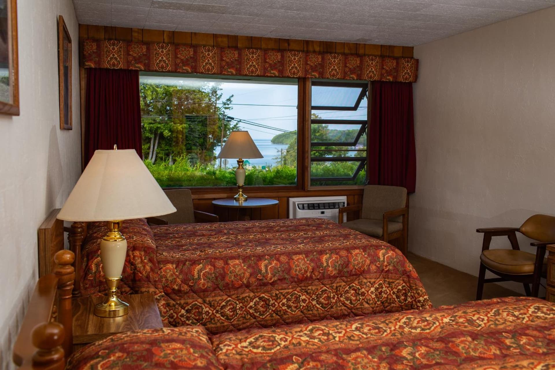 The Ellison Inn & Lounge property views in Ellison Bay, WI — gallery photo 3