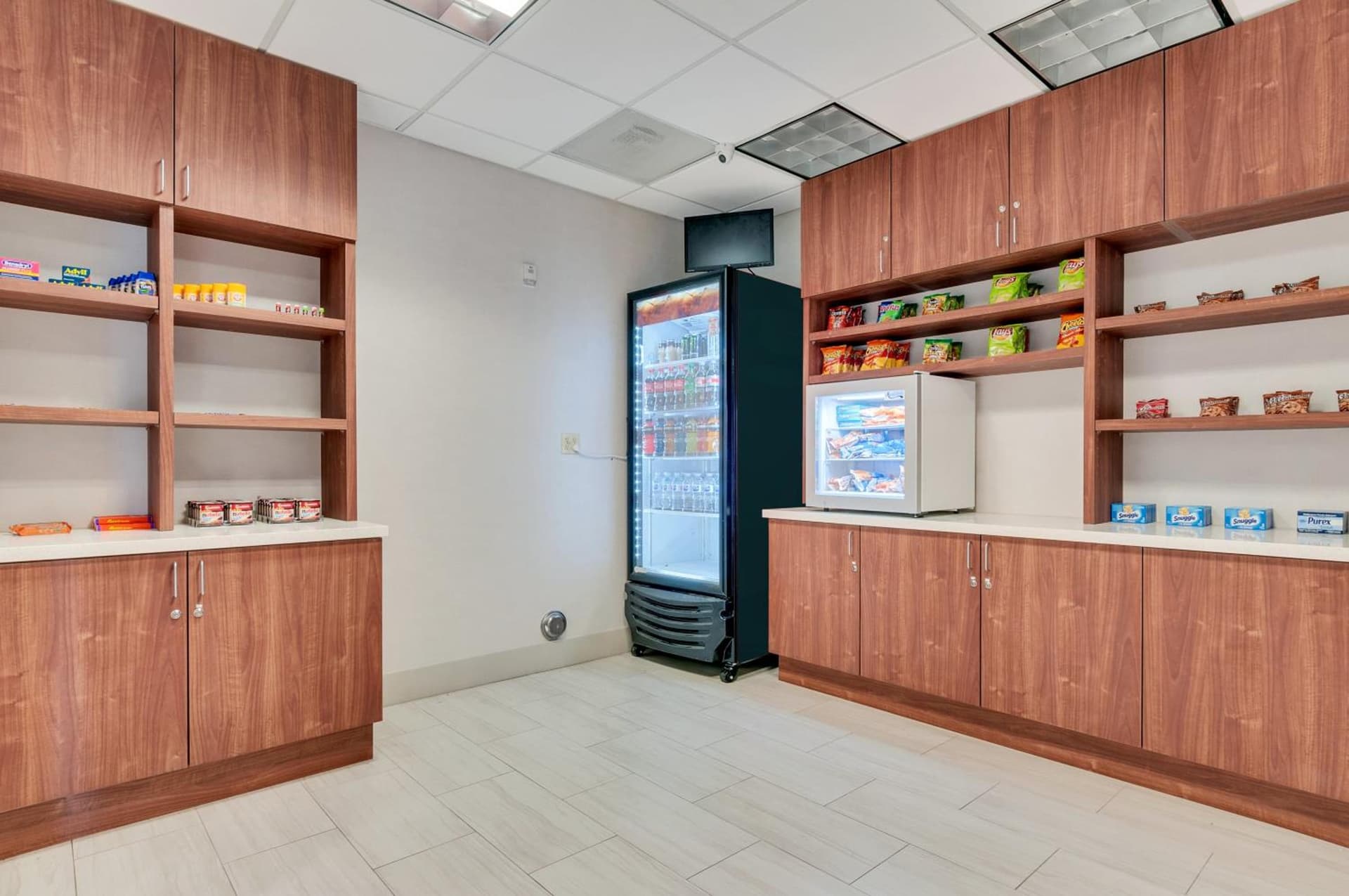 Holiday Inn Express Hotel & Suites Lake Elsinore by IHG gallery photo in Lake Elsinore, CA — image 41