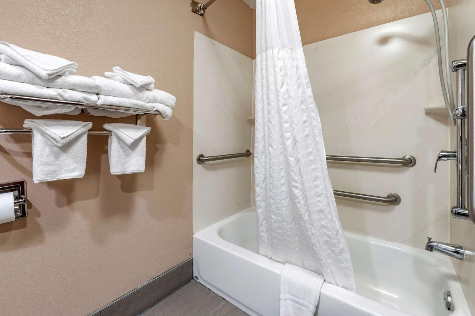 Comfort Inn & Suites Lawrenceburg gallery photo in Lawrenceburg, IN — image 23